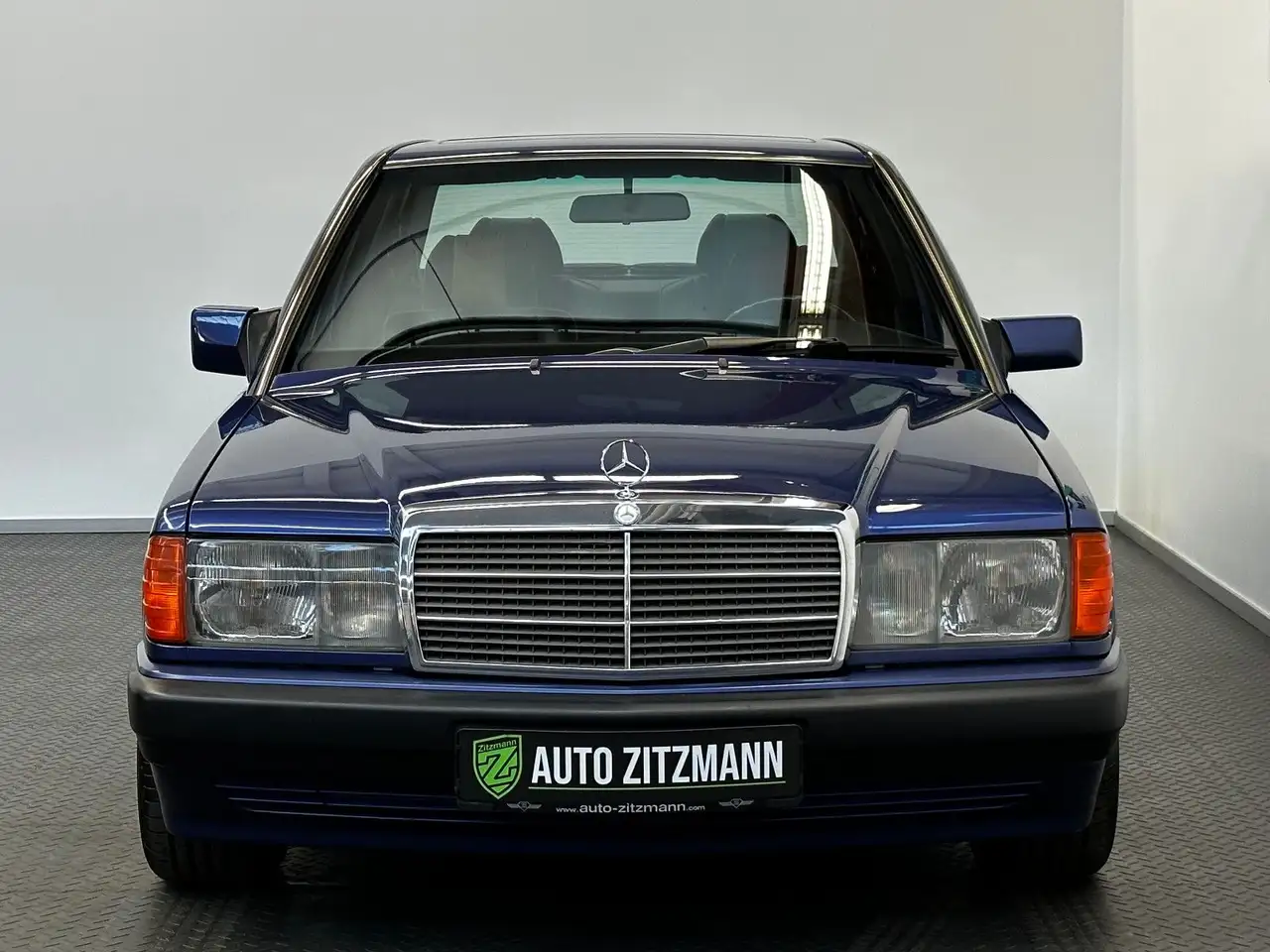Mercedes-Benz 190 E 2.3 /AVANTGARDE AZZURRO/LIMITED 1 OF 950, foto 6