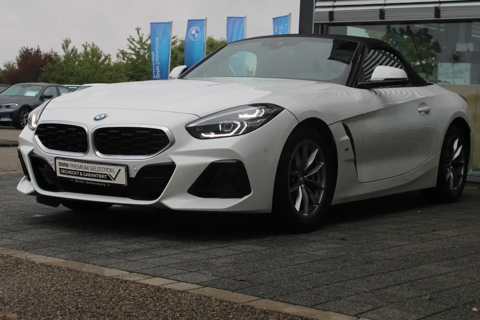 BMW Z4 sDrive30i M Sport LED Live Kamera HeadUp ACC Weiß - 2