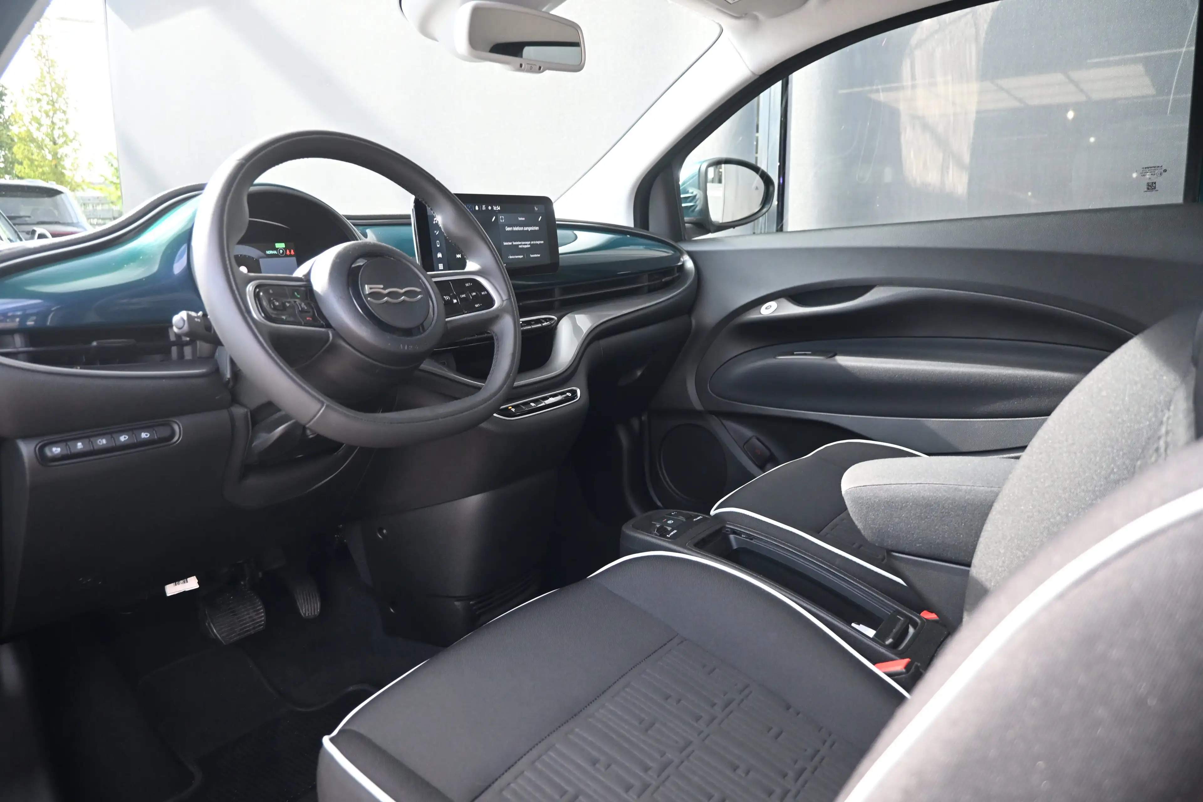 Fiat 500e Icon 42kWh 97,65%SOH! | Navi by App | Achteruitrij — photo 7