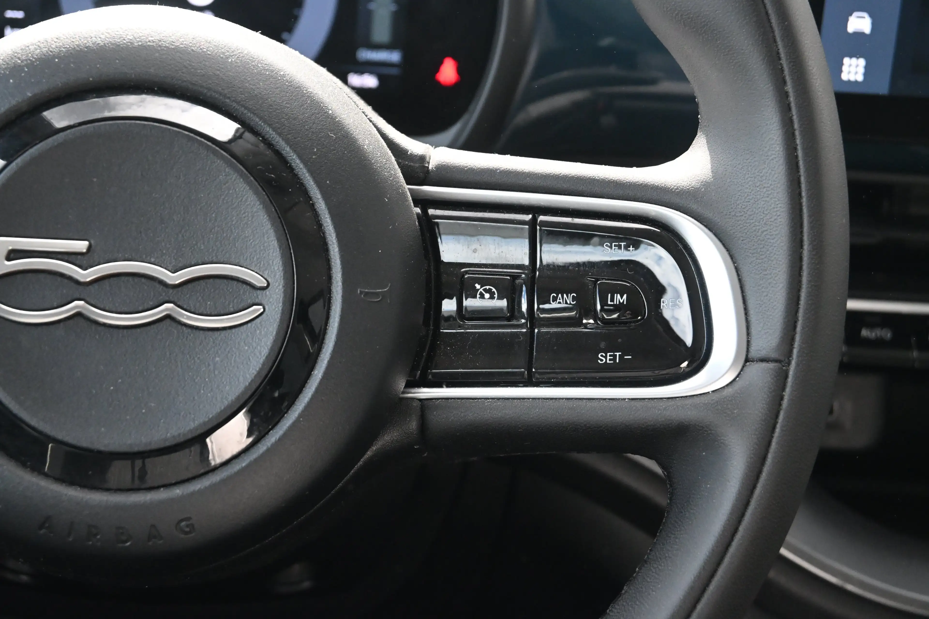 Fiat 500e Icon 42kWh 97,65%SOH! | Navi by App | Achteruitrij — photo 13