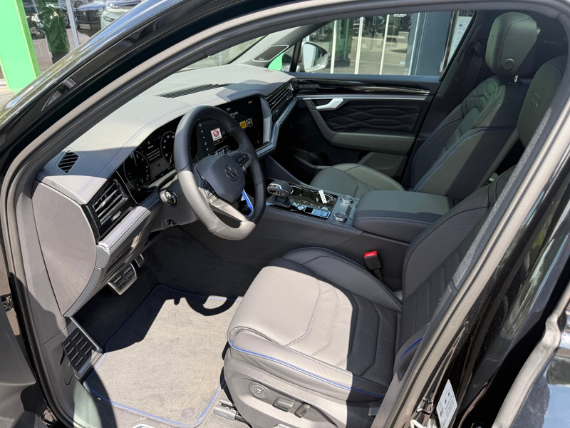 Volkswagen Touareg R eHybrid TSI 4M. Final Edition — photo 7