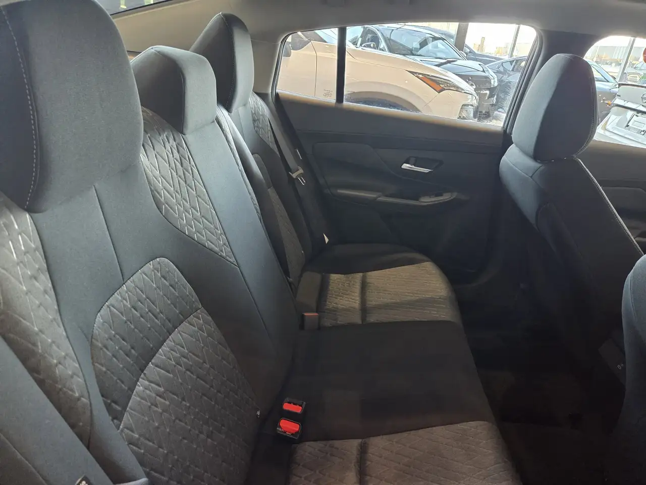 Nissan Sentra снимка Nissan Sentra