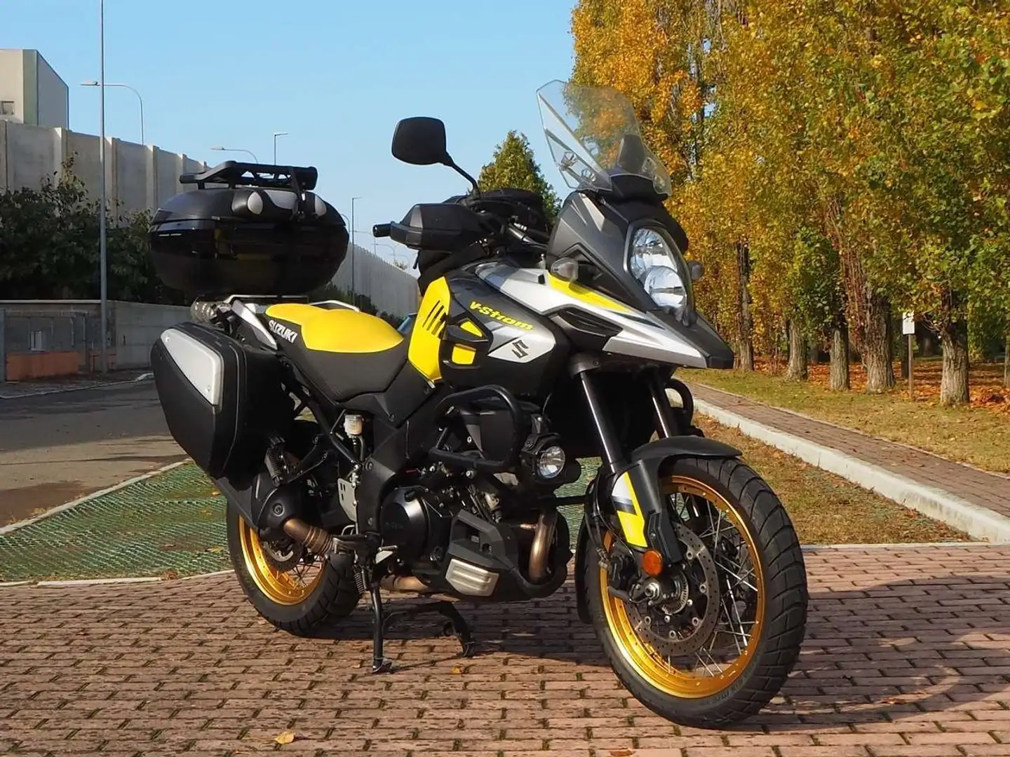 Suzuki V-Strom 1000 Gelb - 2