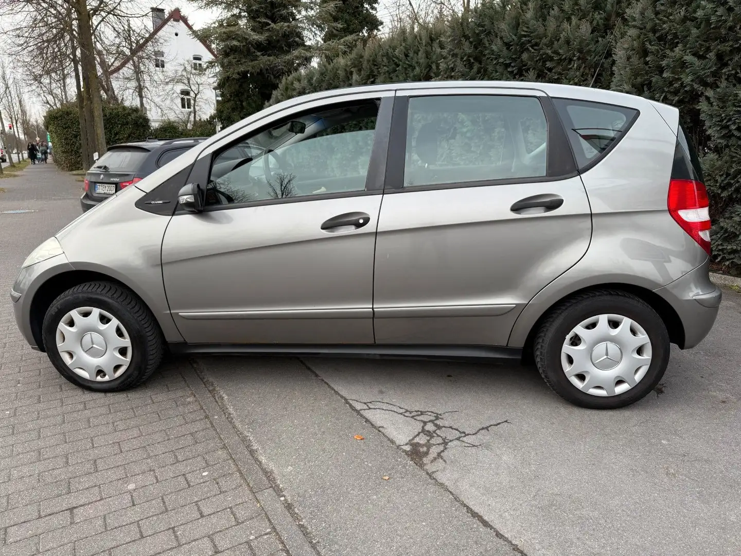 Mercedes-Benz A 170 KLIMA*AHK*5TÜRIG*MFL*BC*TÜV 02/2027* Grau - 2