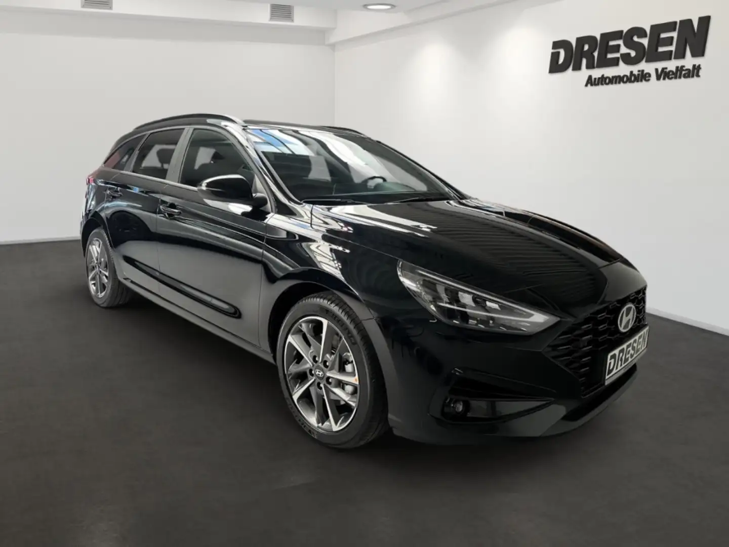 Hyundai i30 1.5 T-GDI Advantage Navi Kamera SHZ Tempomat Чорний - 2