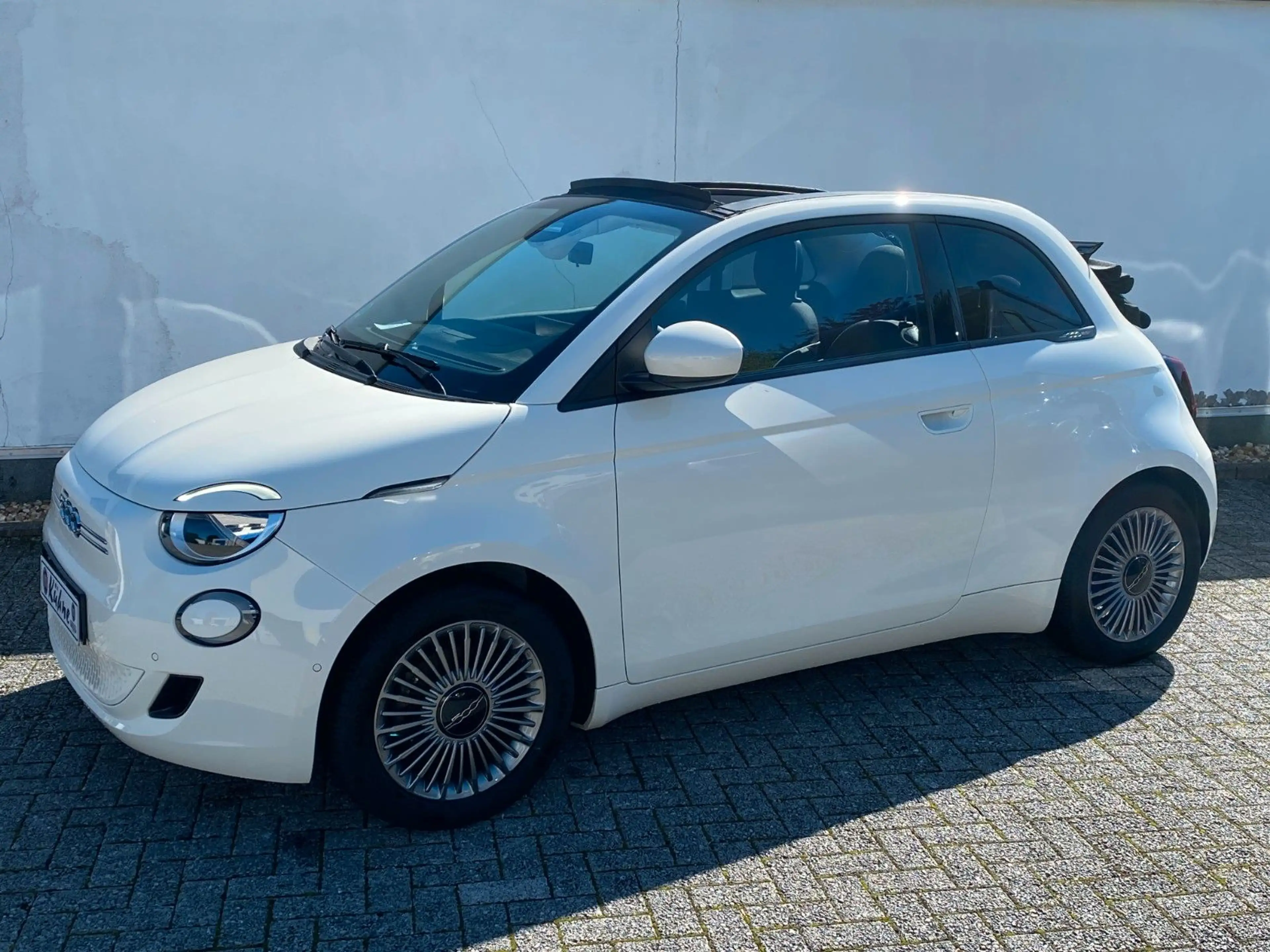 Fiat 500e Icon Cabrio 42 kWh Sitzheizung Komfort