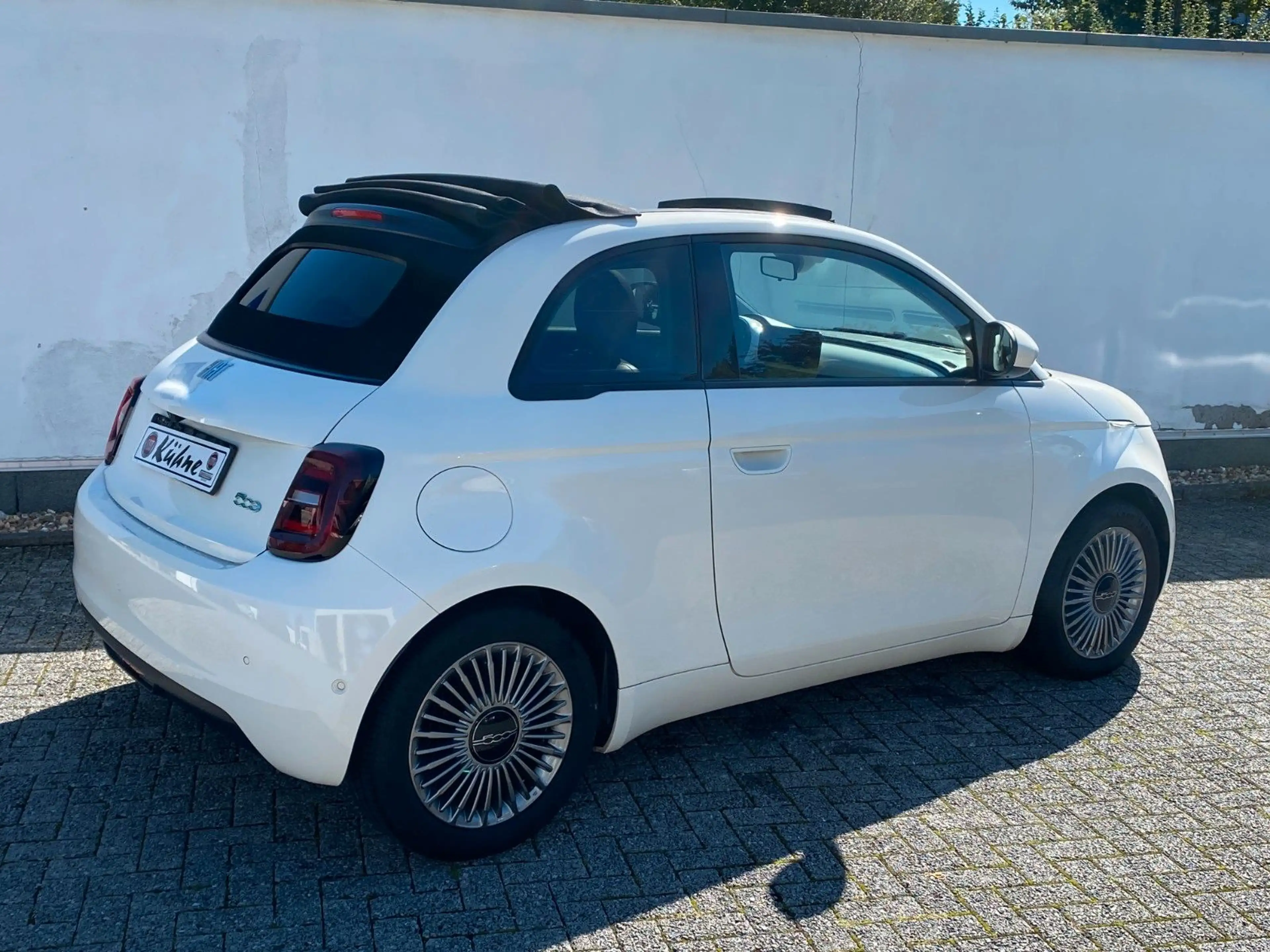 Fiat 500e Icon Cabrio 42 kWh Sitzheizung Komfort — photo 6