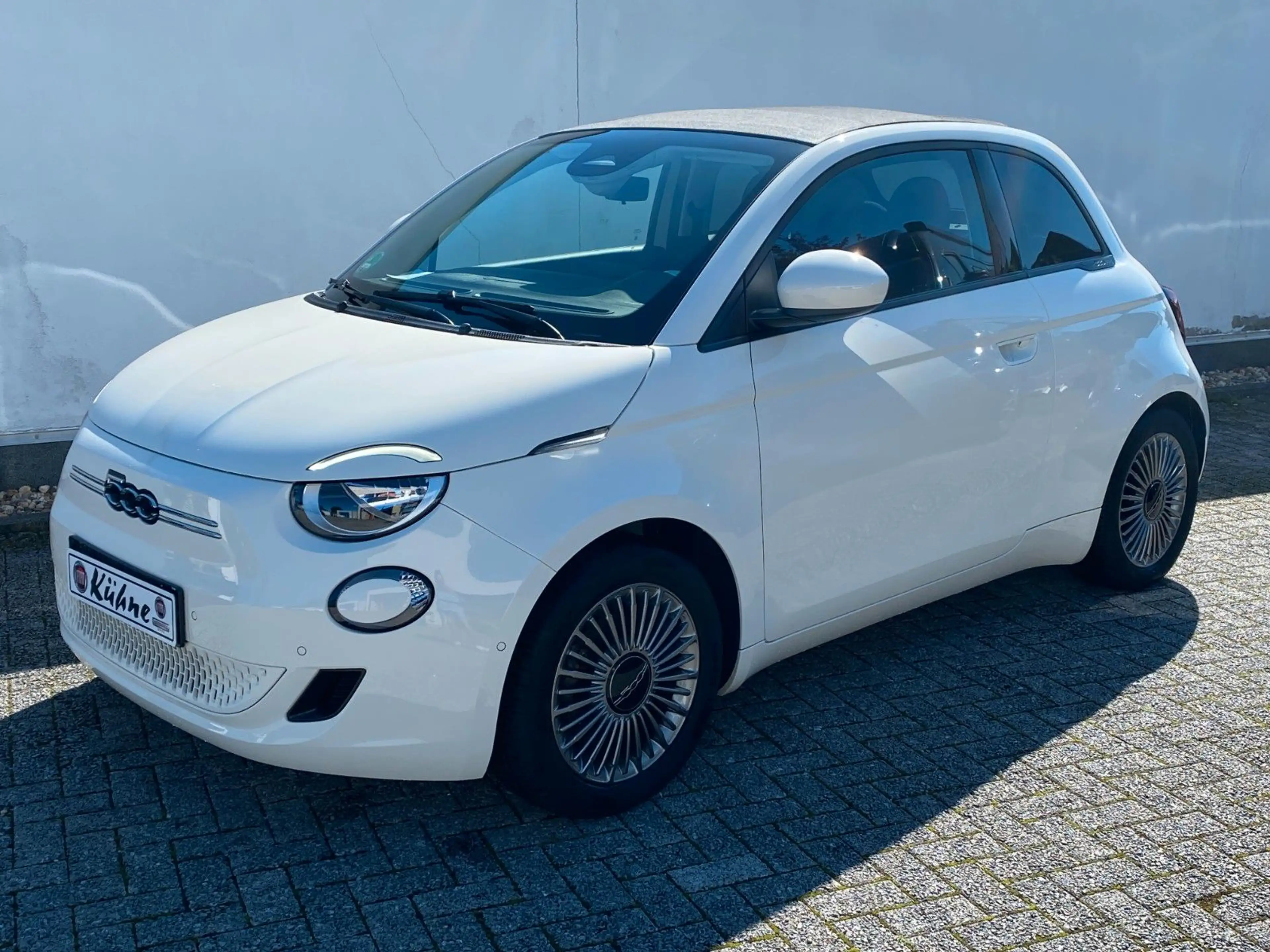 Fiat 500e Icon Cabrio 42 kWh Sitzheizung Komfort — photo 4