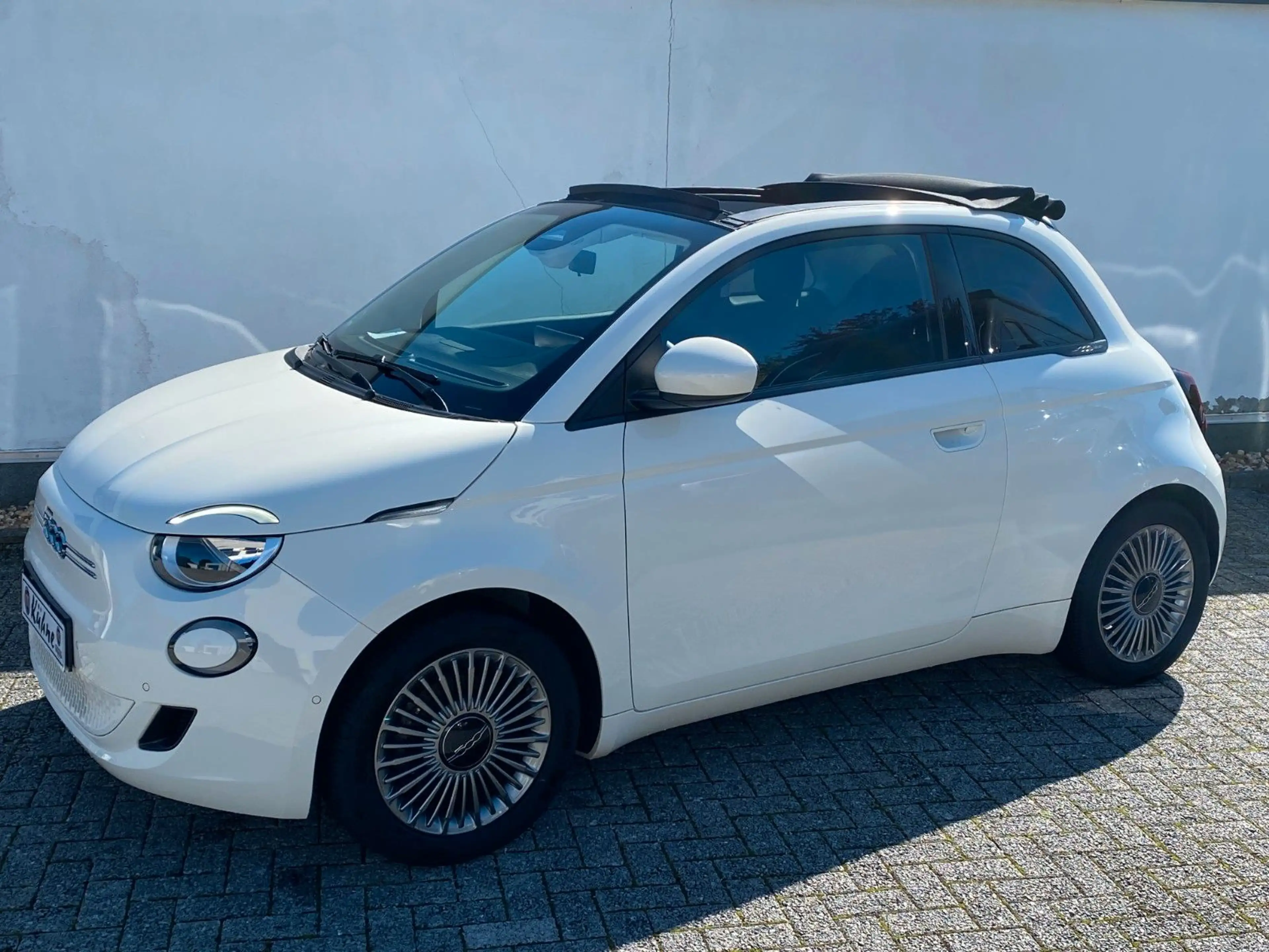 Fiat 500e Icon Cabrio 42 kWh Sitzheizung Komfort — photo 2