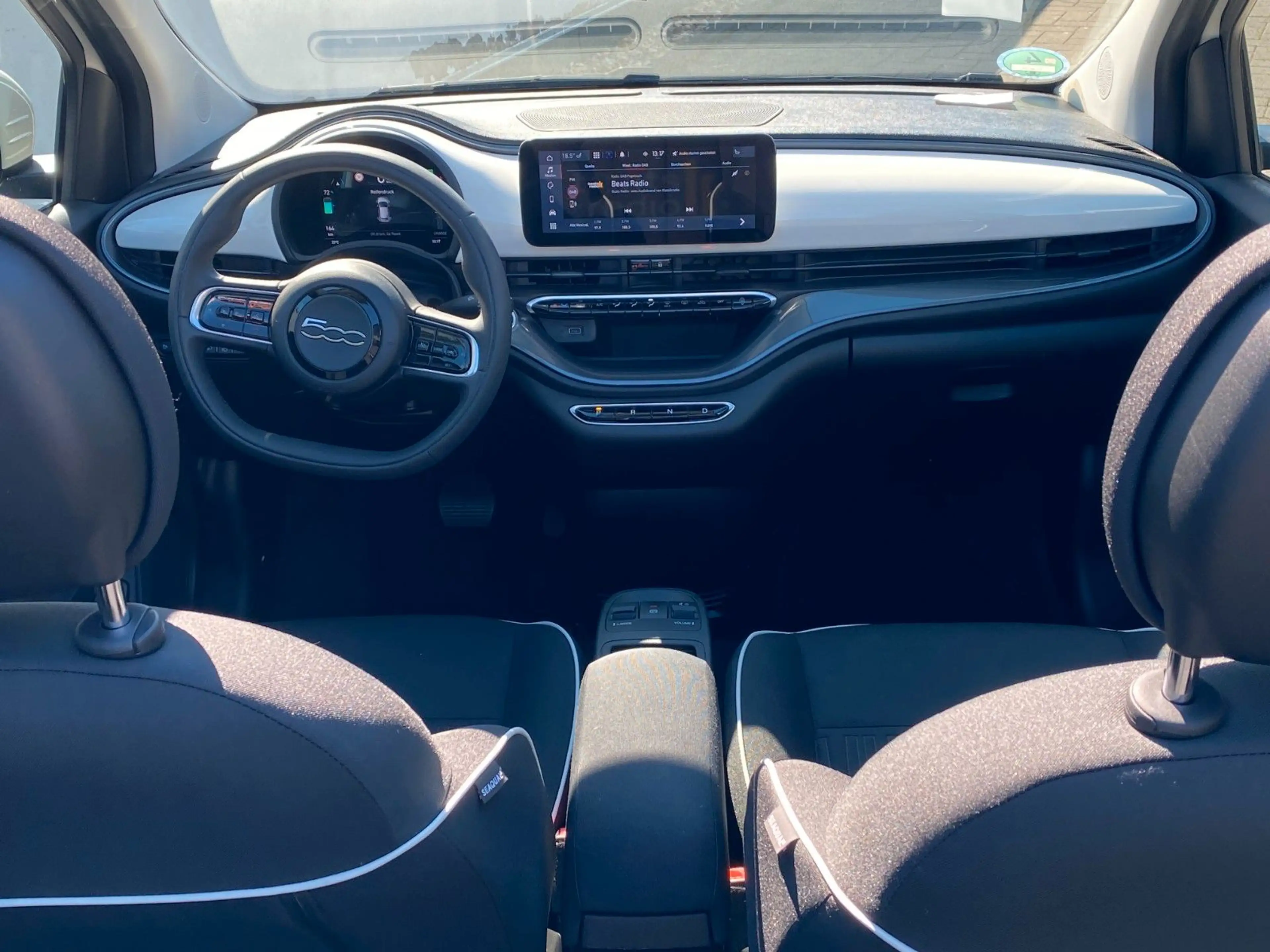 Fiat 500e Icon Cabrio 42 kWh Sitzheizung Komfort — photo 15