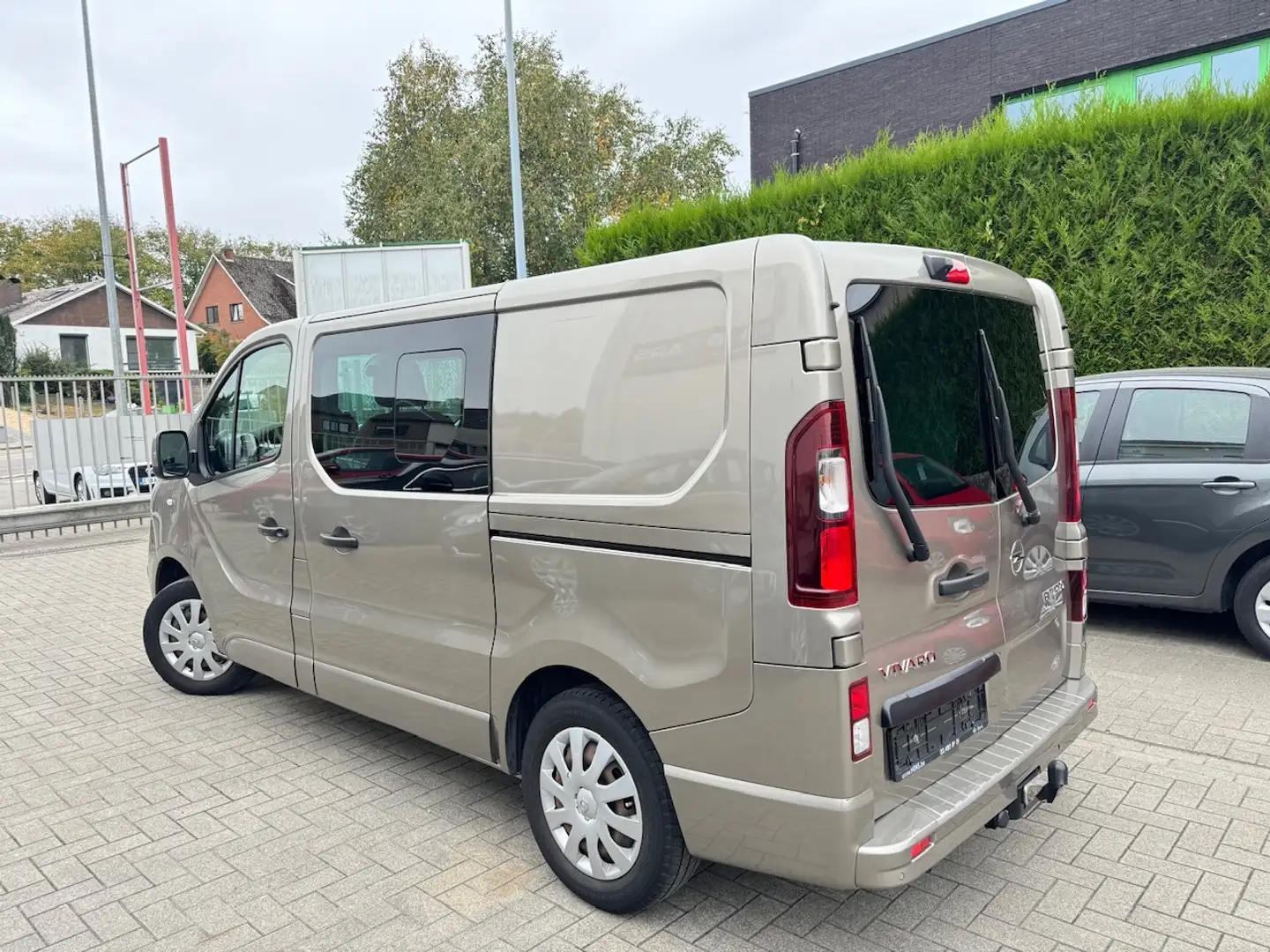 Opel Vivaro 1.6 CDTI BiTurbo Innovation Dubbel Cabine !! Beige - 2