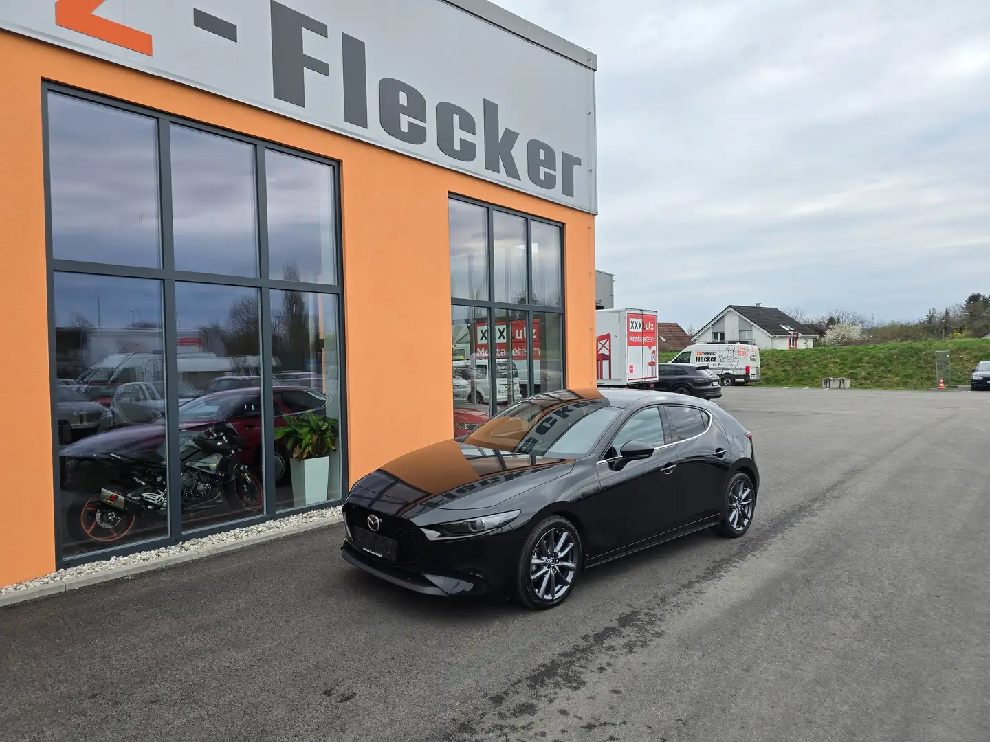 Mazda 3 Sedan Skyactiv G122 Comfort Schwarz - 1