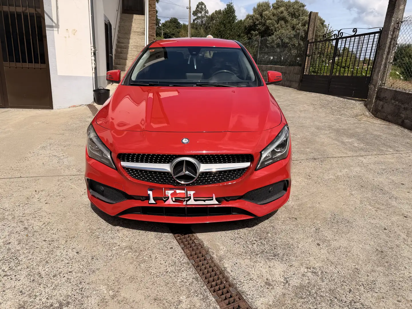 Mercedes-Benz CLA 200 Shooting Brake 200d AMG Line 7G-DCT - 1