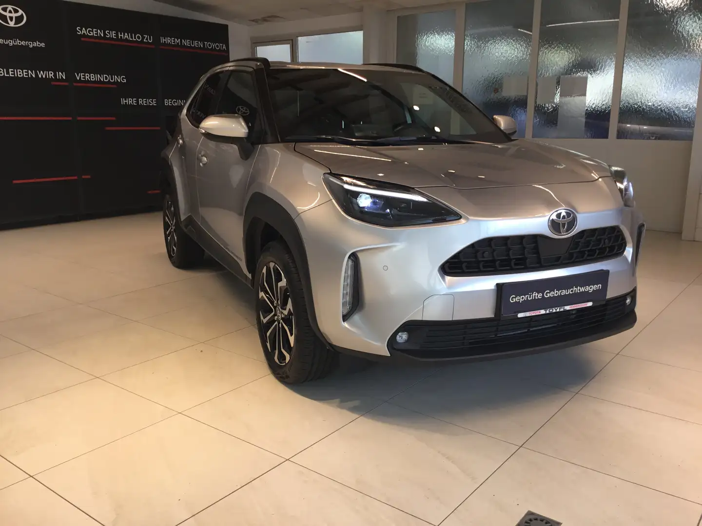 Toyota Yaris Cross Active Drive + Safety P. Silber - 2