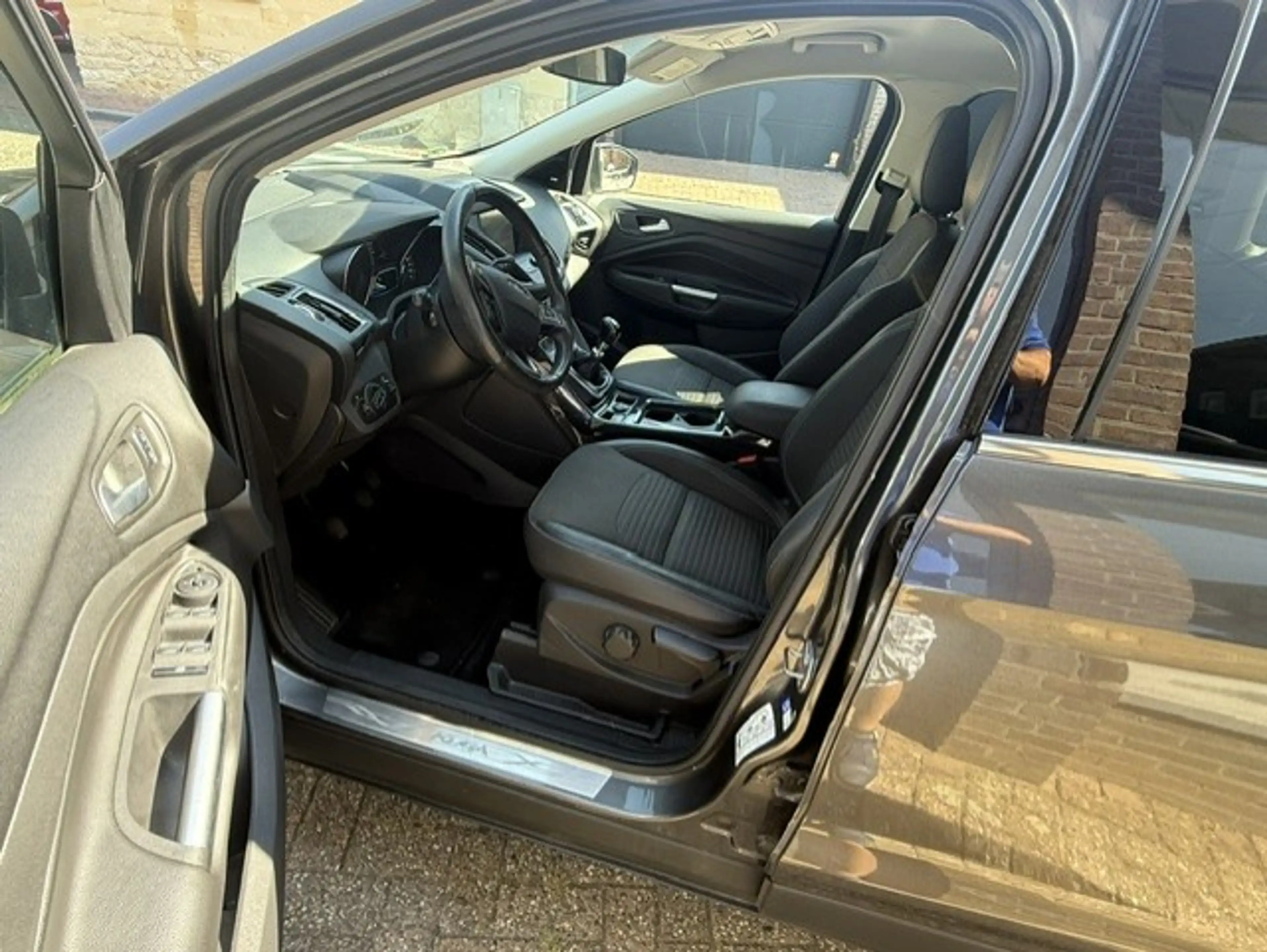 Ford Kuga 1.5 EcoBoost ST Line — photo 8