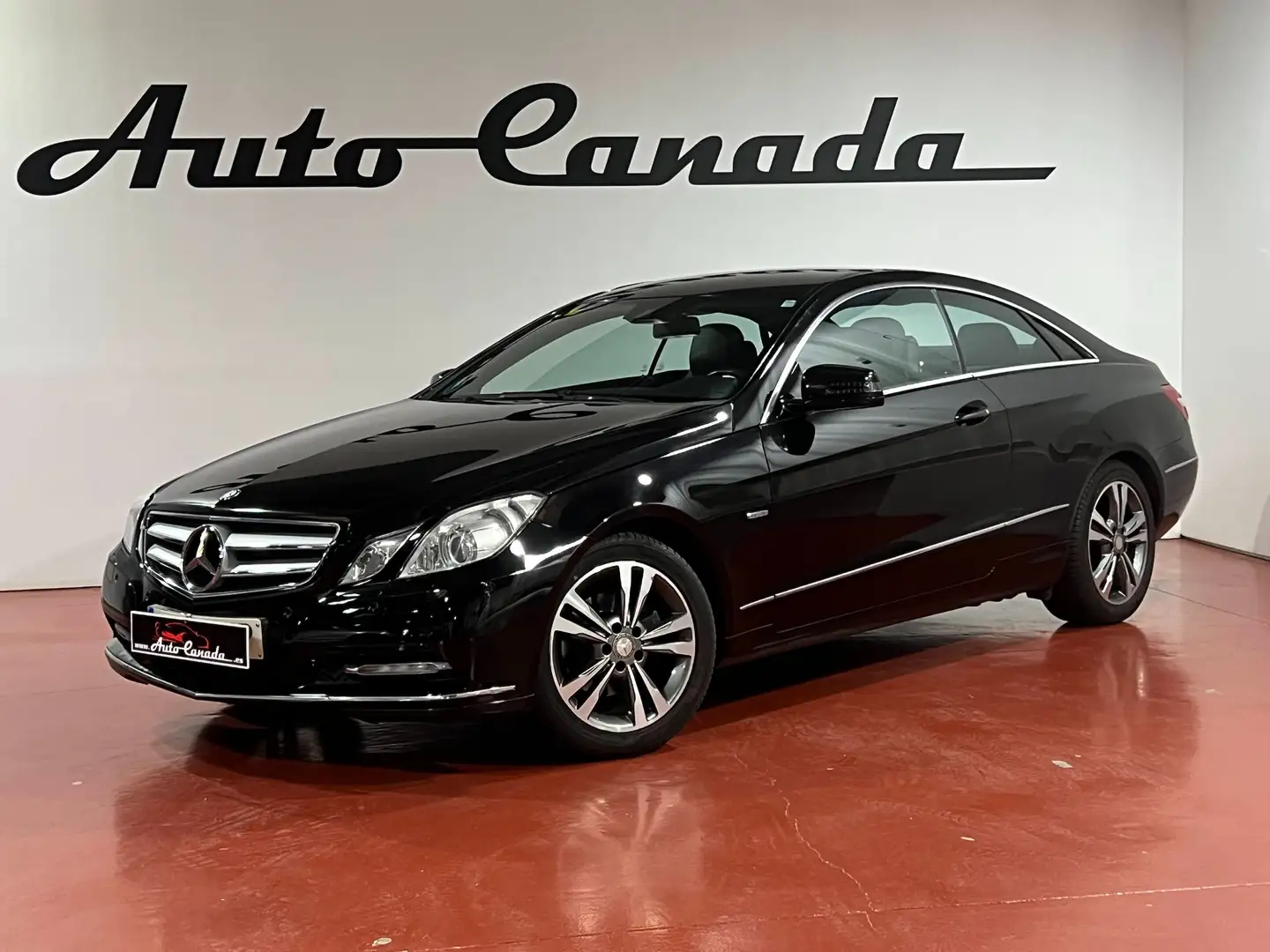 Mercedes-Benz E 200 Coupé CGI BE Aut. crna - 2