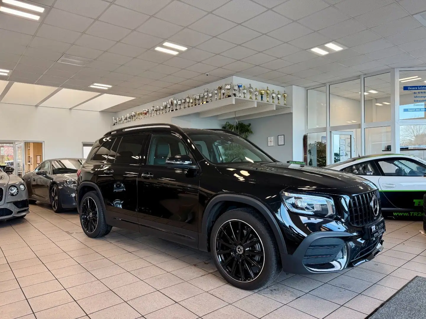 Mercedes-Benz GLB 220 d AMG DISTRONIC/20Zoll/AHK/Kamera Noir - 1