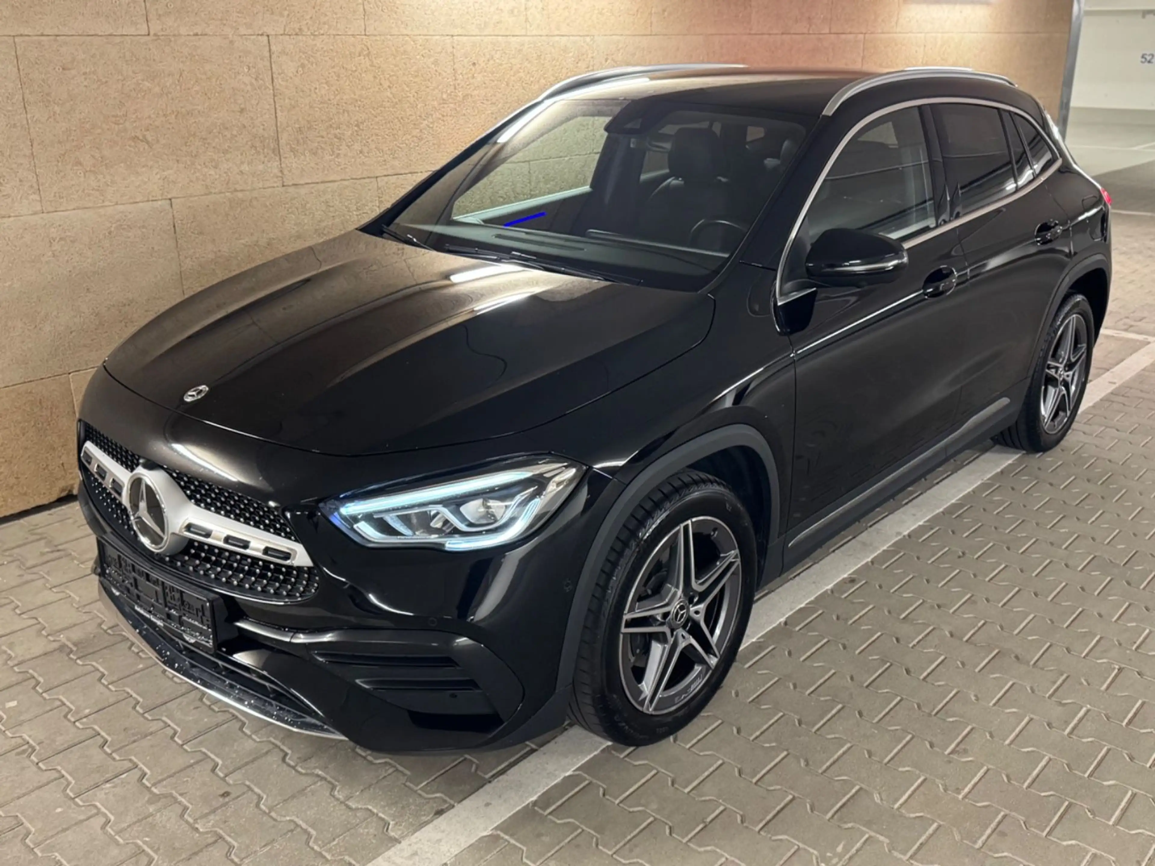 Mercedes-Benz GLA 250 e AMG 360° AMBI WIDE MBUX LEDER LED EXKL