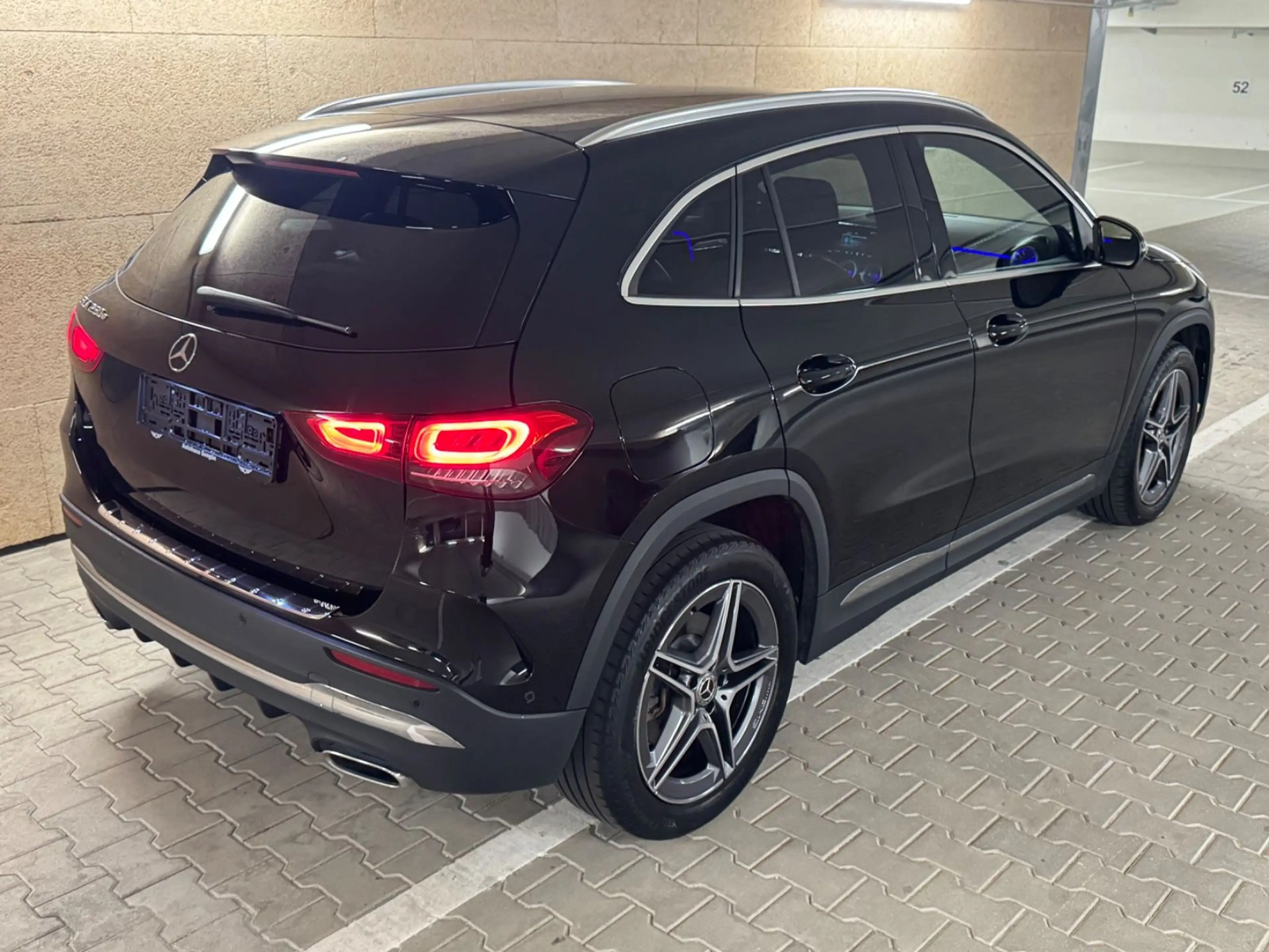 Mercedes-Benz GLA 250 e AMG 360° AMBI WIDE MBUX LEDER LED EXKL — photo 13