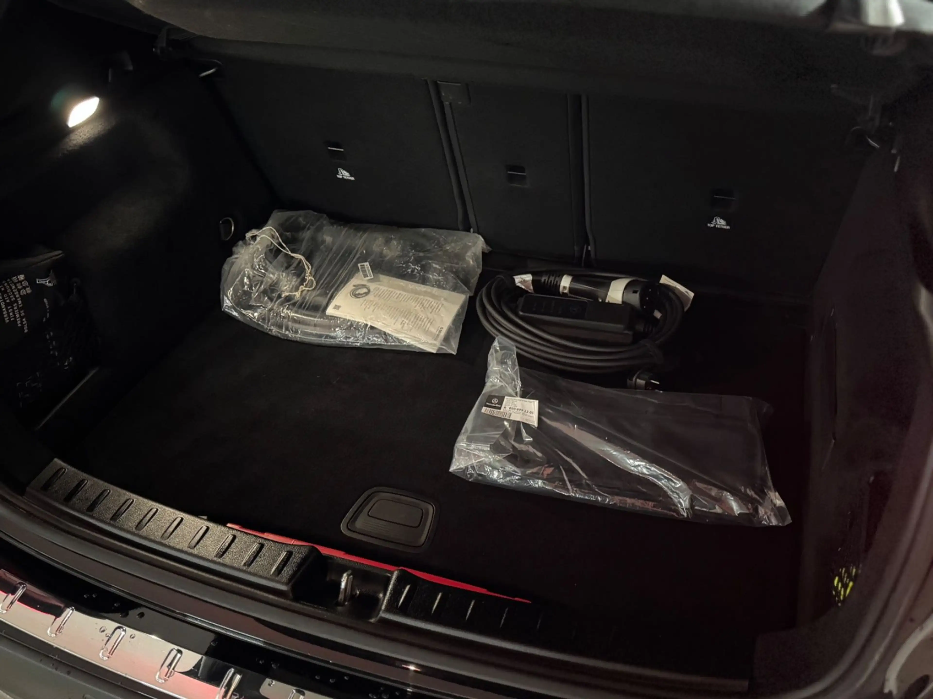 Mercedes-Benz GLA 250 e AMG 360° AMBI WIDE MBUX LEDER LED EXKL — photo 10
