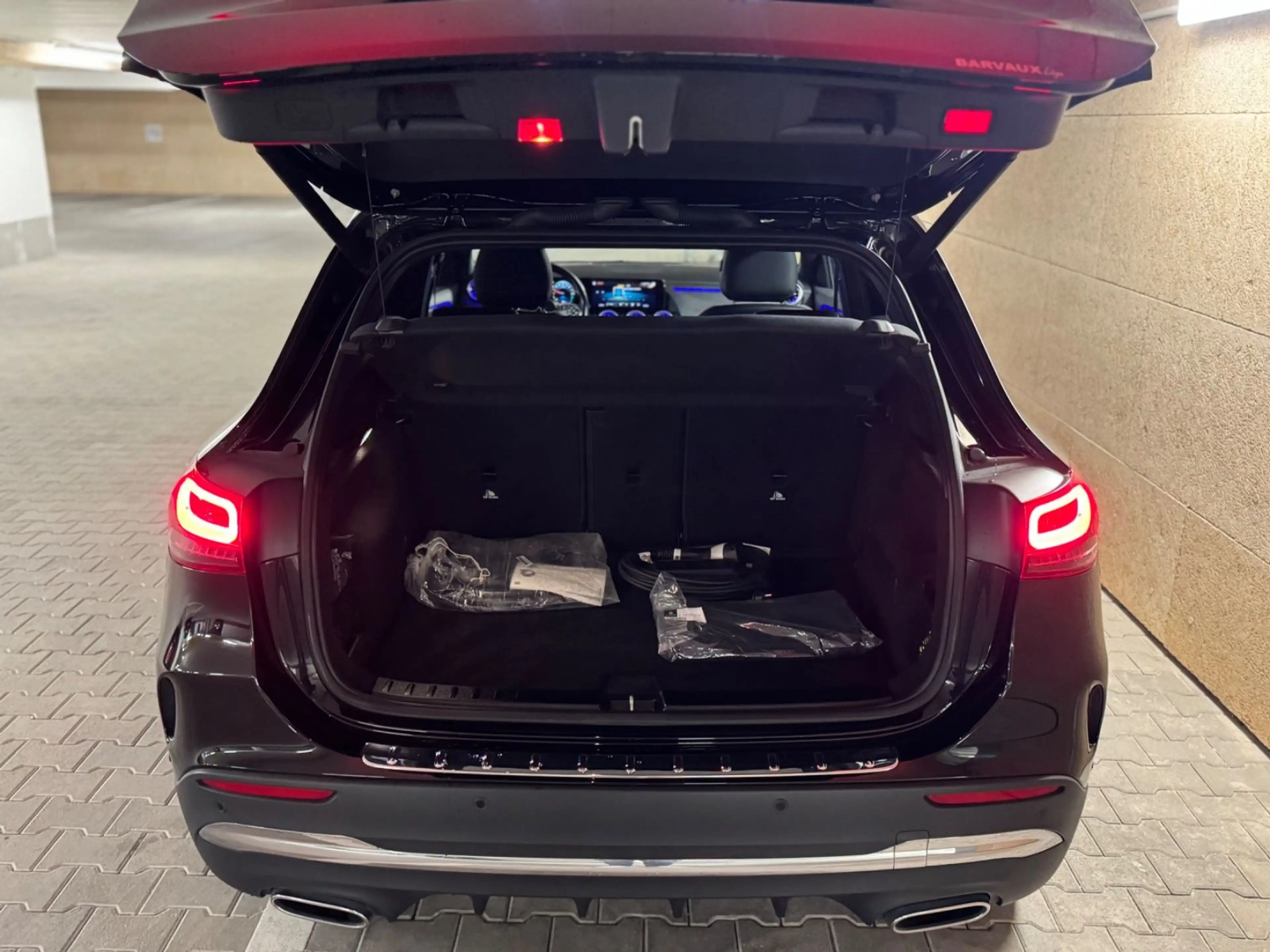 Mercedes-Benz GLA 250 e AMG 360° AMBI WIDE MBUX LEDER LED EXKL — photo 9