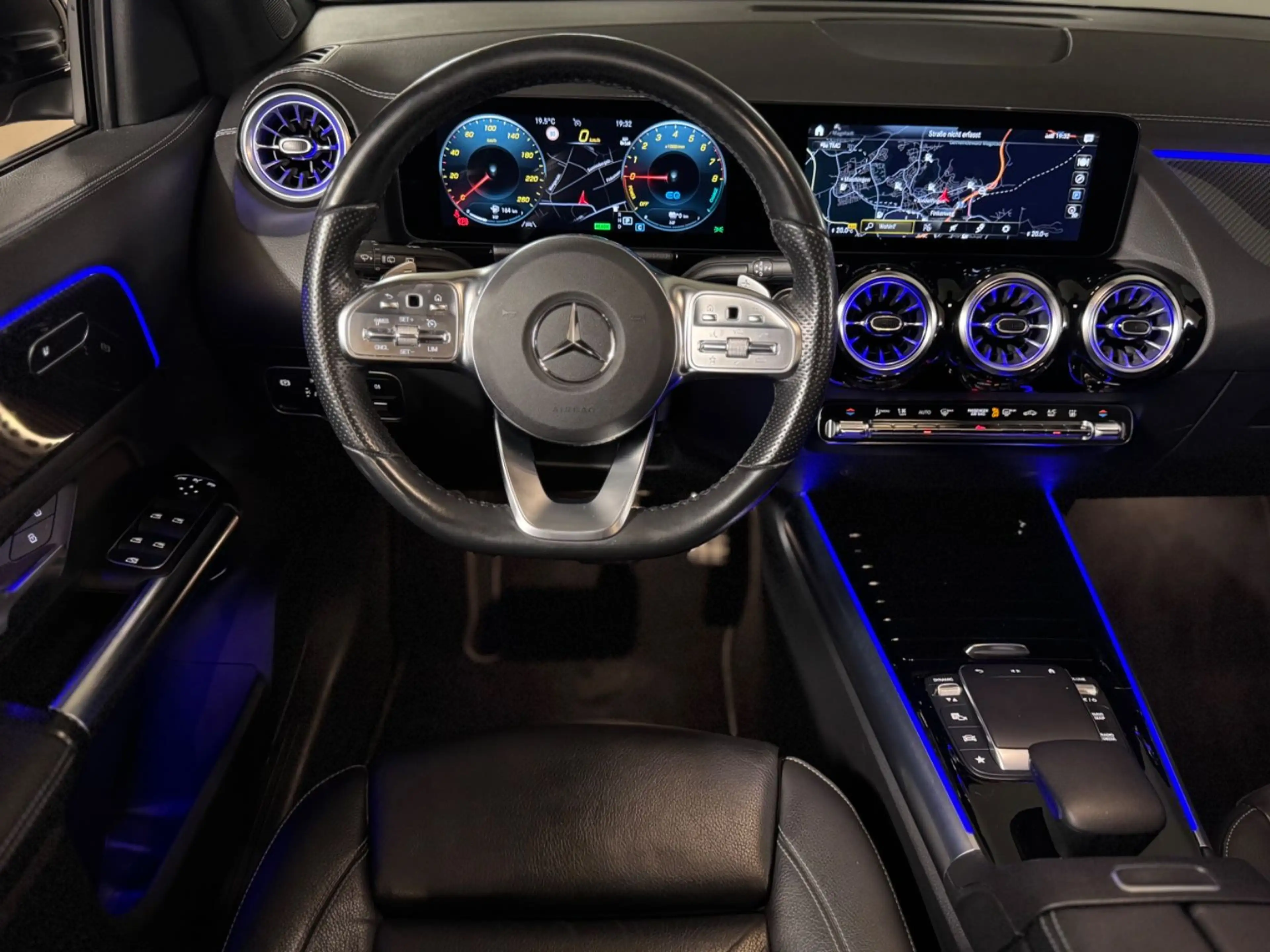 Mercedes-Benz GLA 250 e AMG 360° AMBI WIDE MBUX LEDER LED EXKL — photo 6