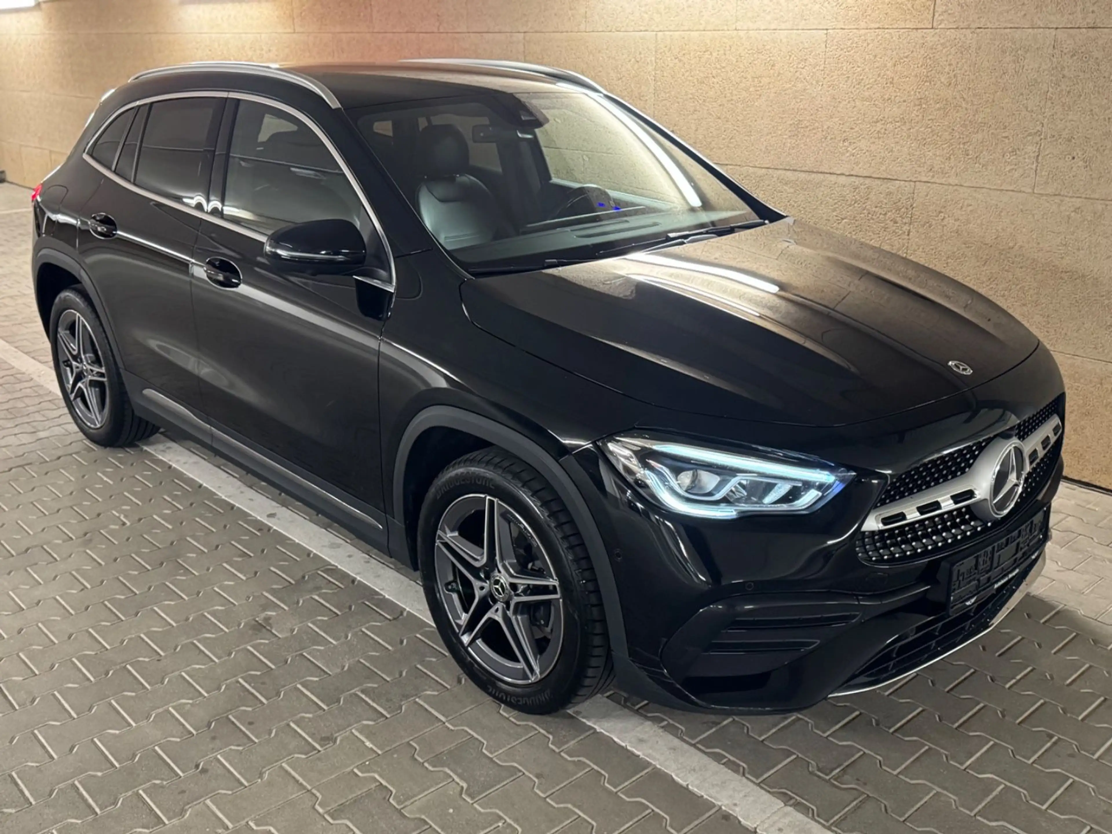 Mercedes-Benz GLA 250 e AMG 360° AMBI WIDE MBUX LEDER LED EXKL — photo 5