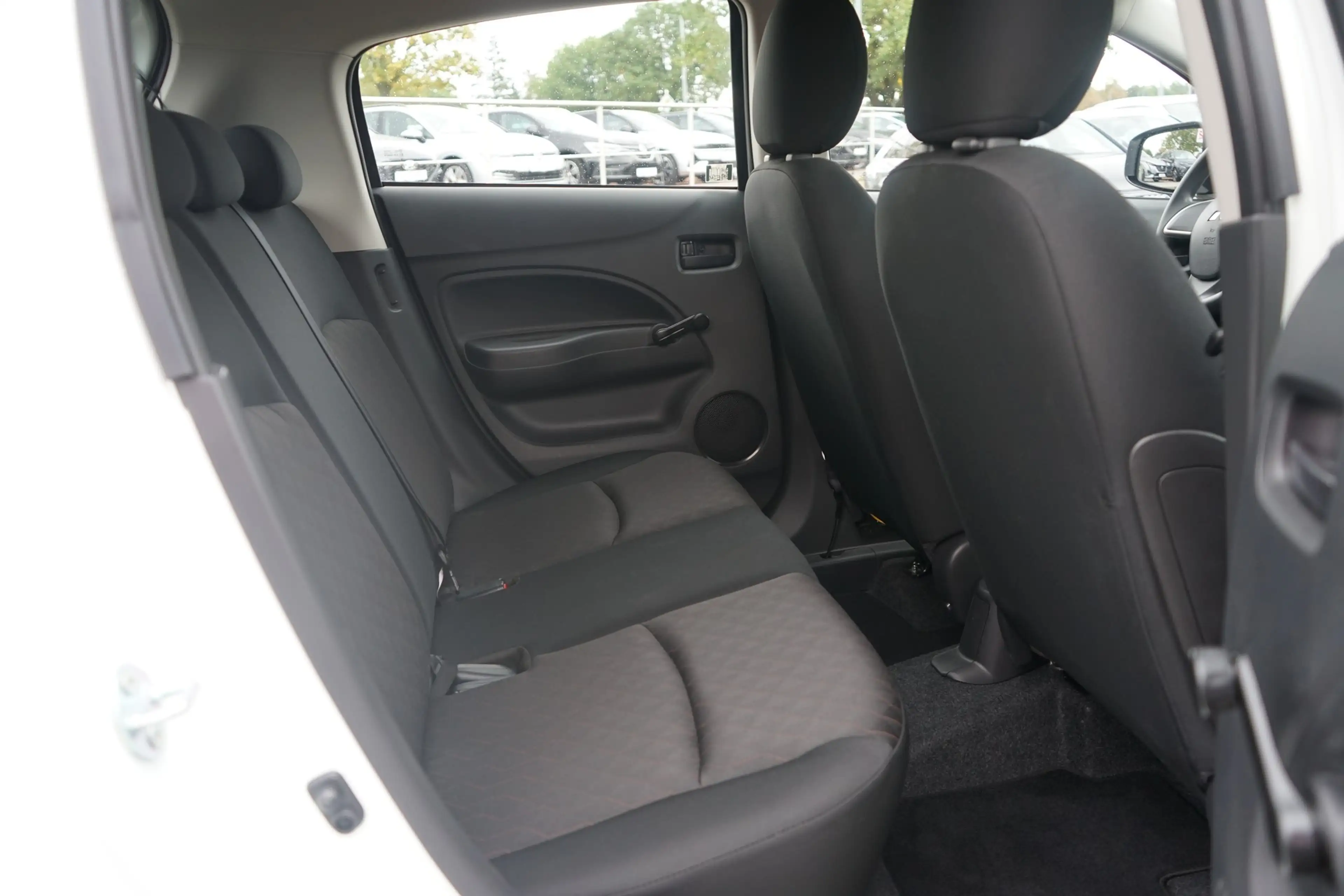 Mitsubishi Space Star 1.2 Select DAB Klima Bluetooth — photo 13