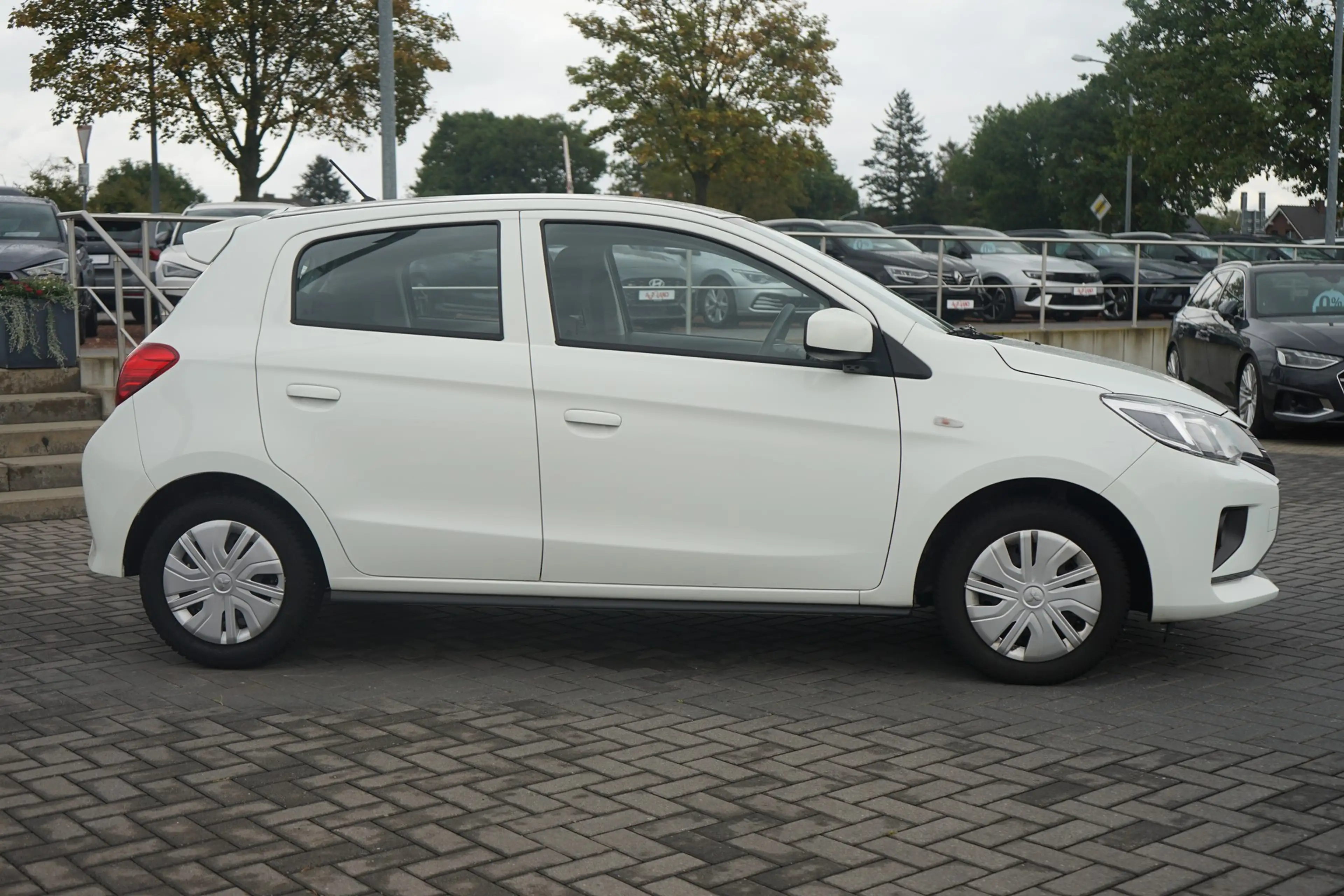 Mitsubishi Space Star 1.2 Select DAB Klima Bluetooth — photo 5