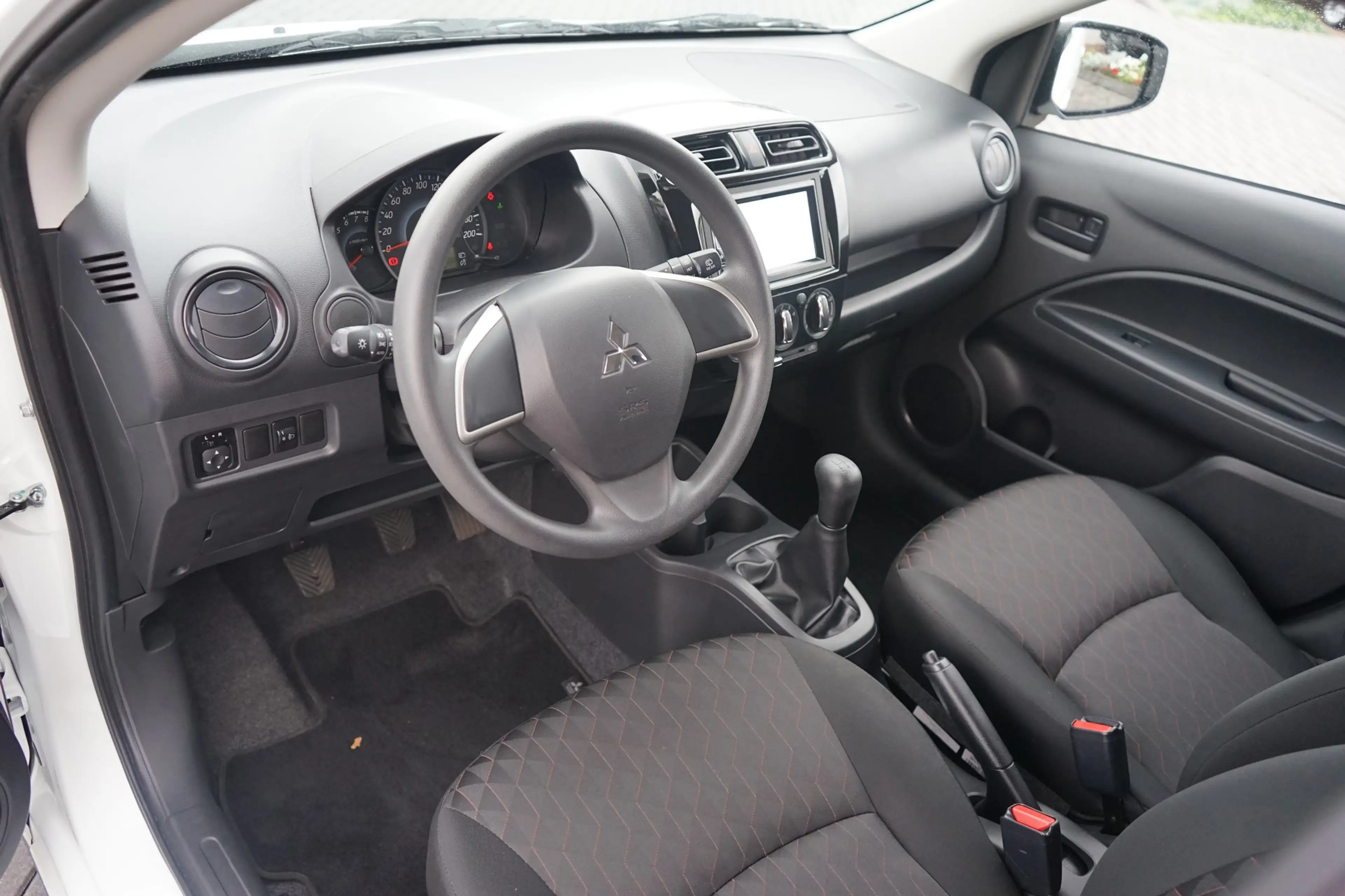 Mitsubishi Space Star 1.2 Select DAB Klima Bluetooth — photo 11