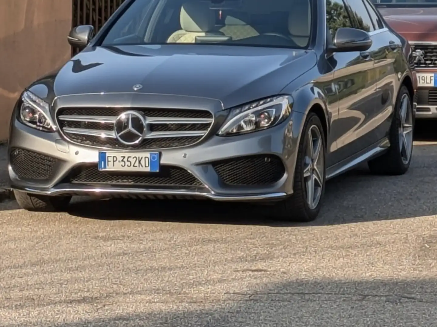 Mercedes-Benz 220 Premium Amg - 2