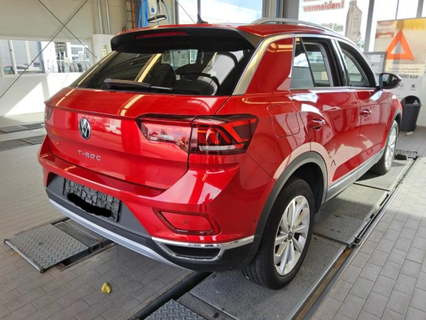 Volkswagen T-Roc Style 1.5 l TSI DSG Navi Spurwechselassist Rot - 2