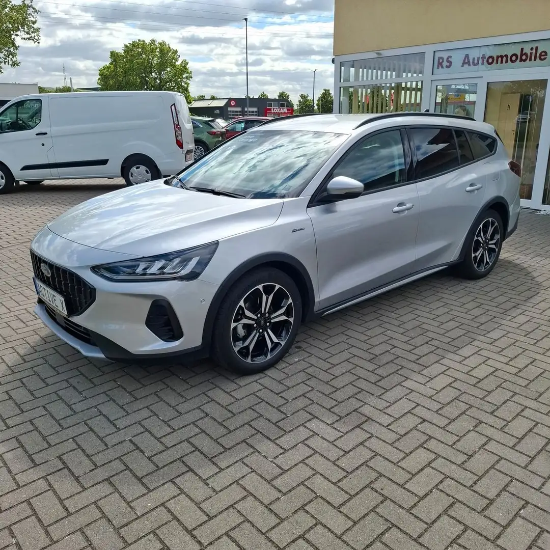 Ford Focus Turnier Active X  ACC+LED+elektr.AHK+B&O Silber - 2