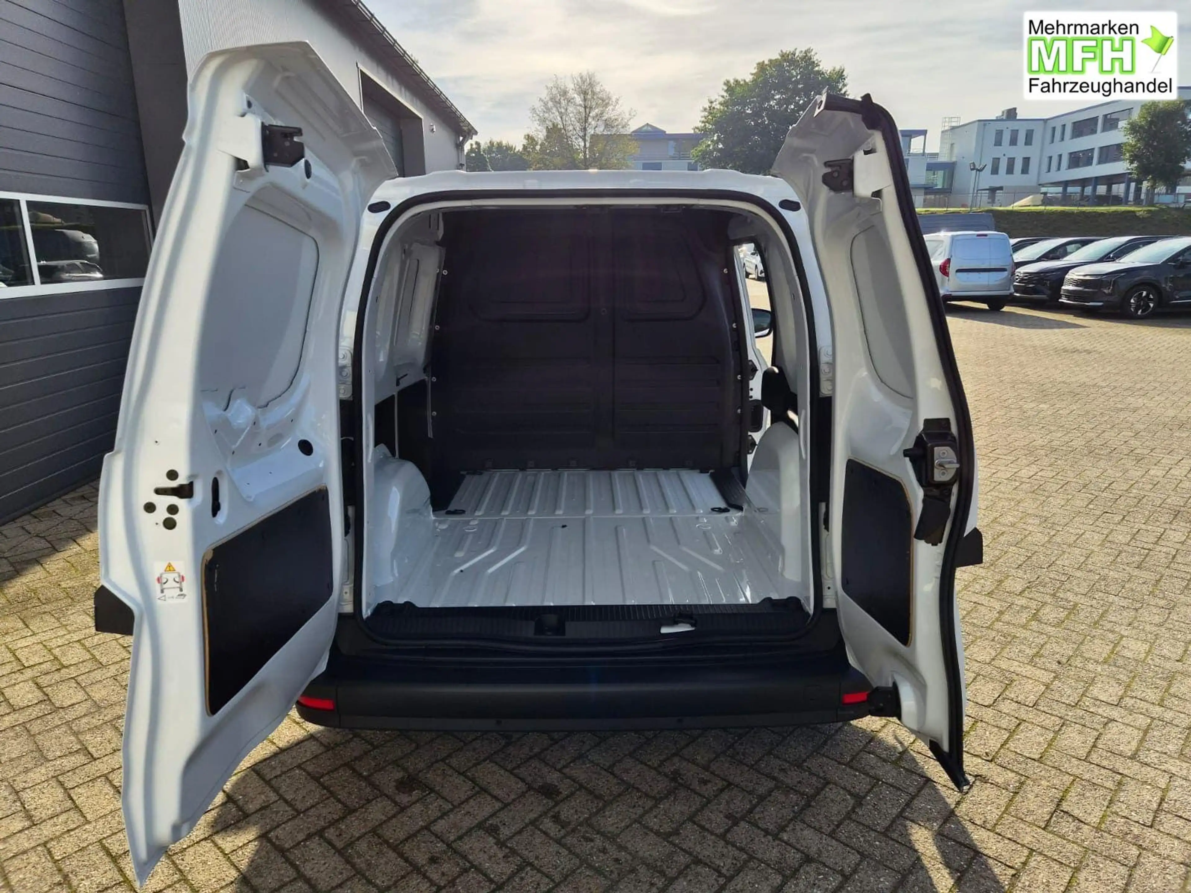 Mercedes-Benz Citan 108 PRO L1 1.5 CDI 75PS 2-Sitzer Klima Bluetoot... — photo 9