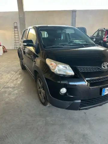 Toyota Urban Cruiser 1.4 d-4d Active X Awd