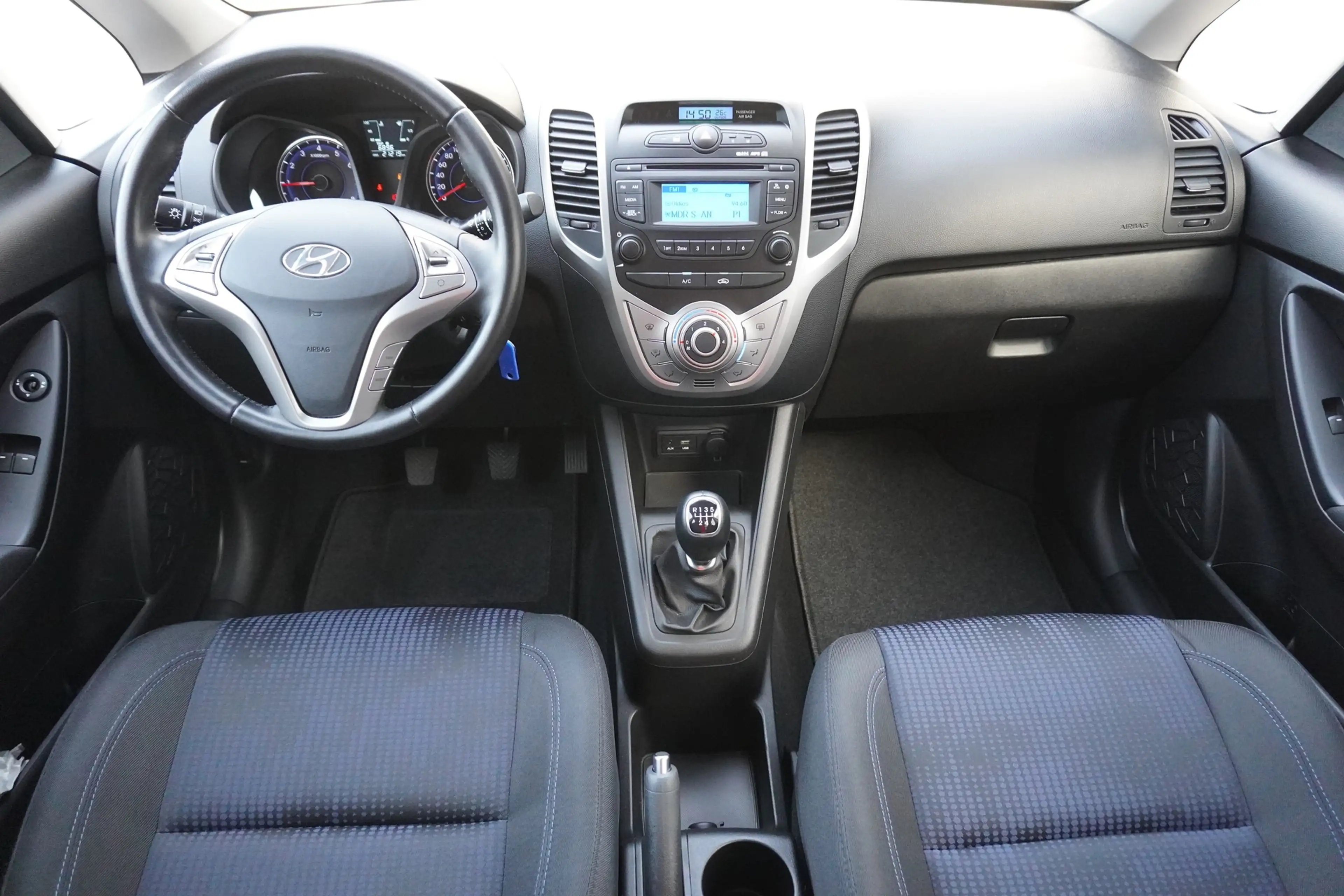 Hyundai iX20 1.4 blue Style AHK Klima USB AUX — photo 14