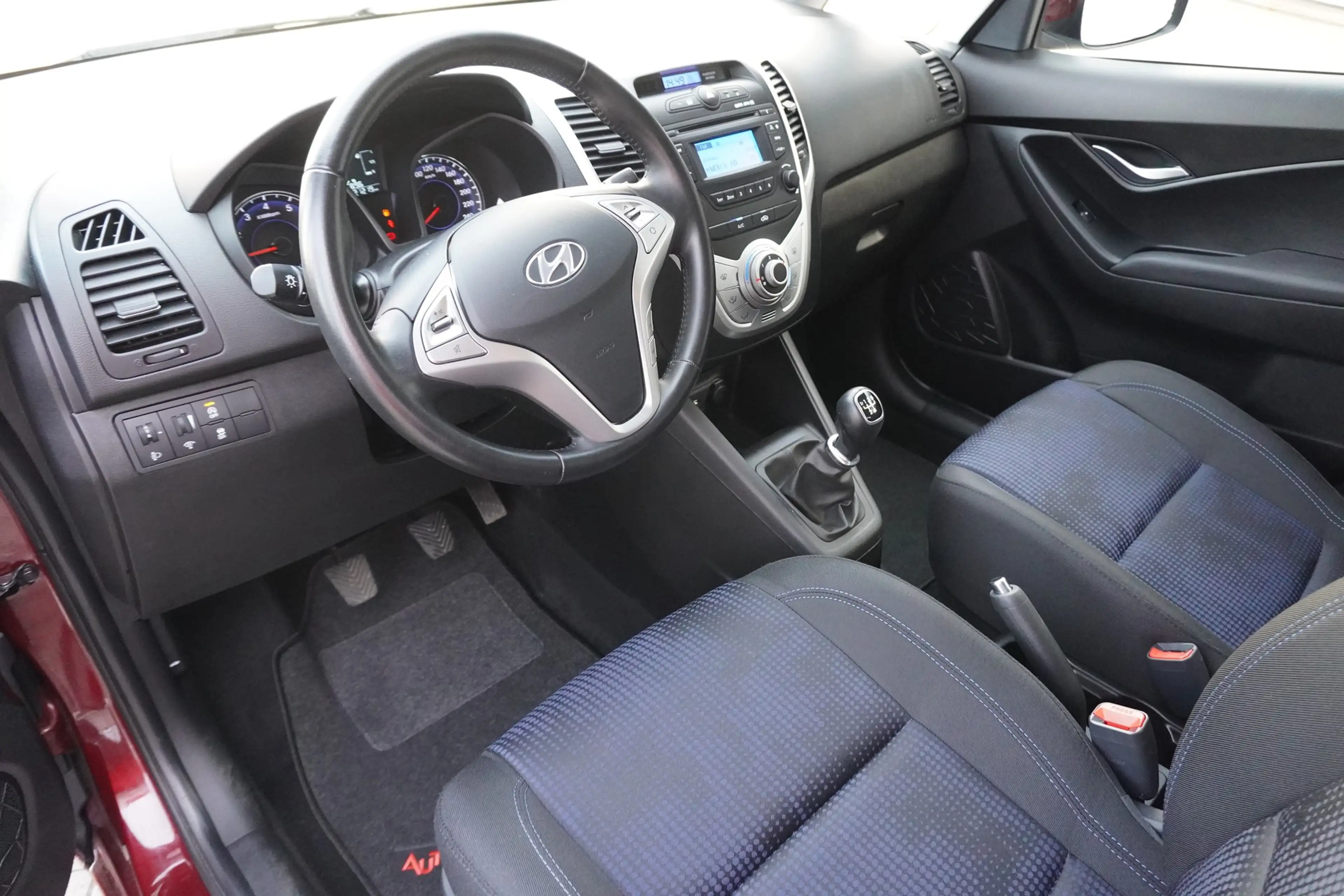 Hyundai iX20 1.4 blue Style AHK Klima USB AUX — photo 9