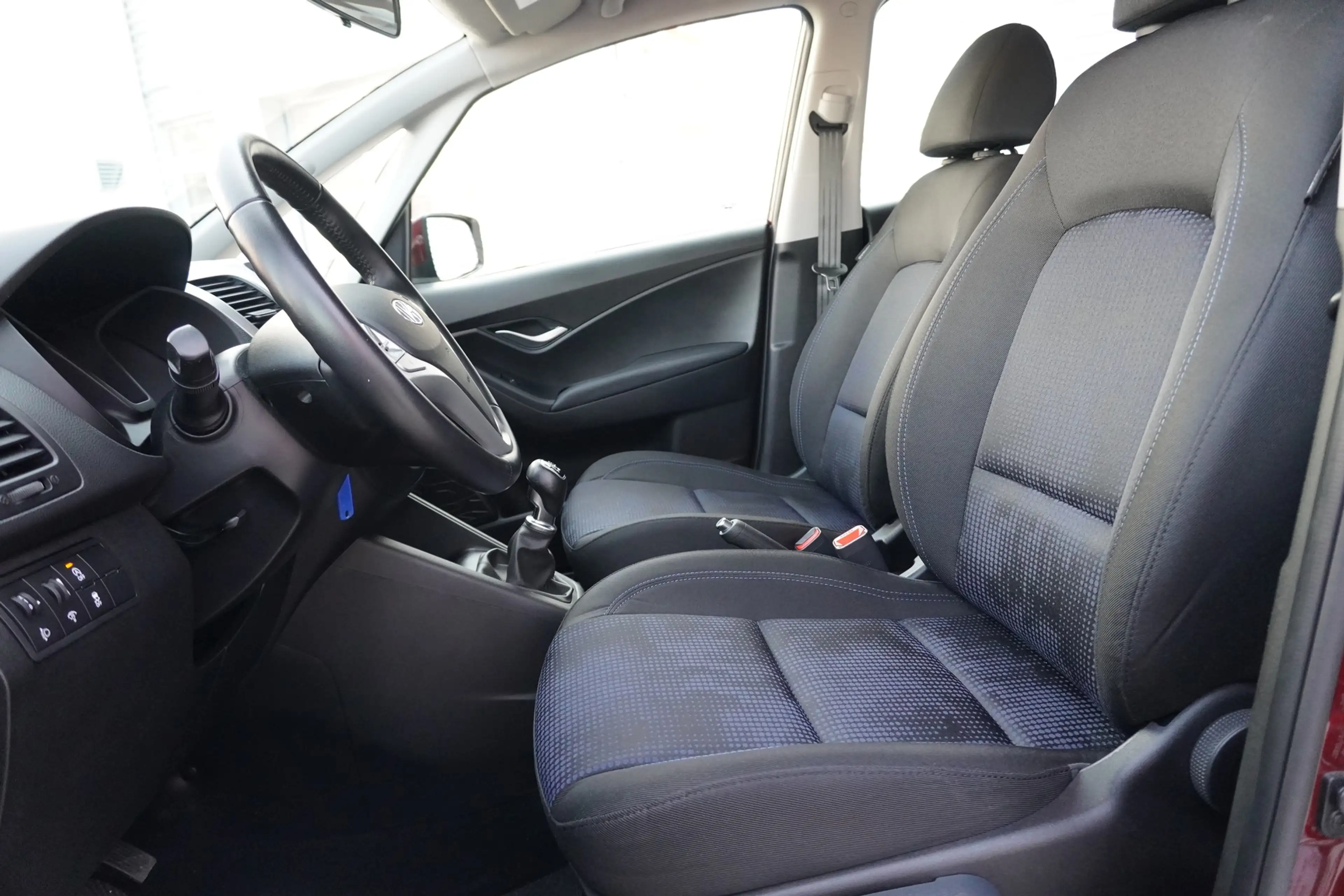 Hyundai iX20 1.4 blue Style AHK Klima USB AUX — photo 10