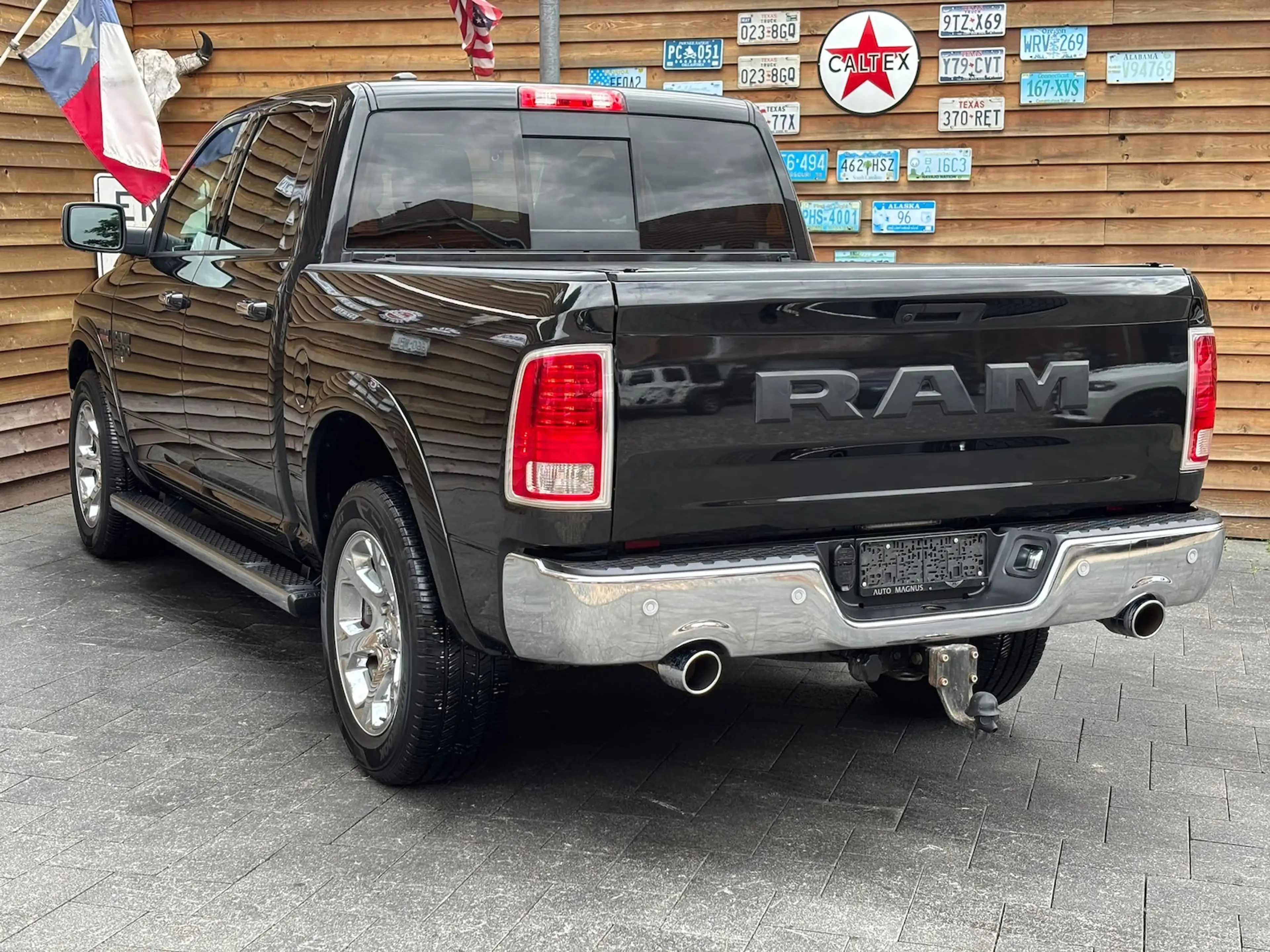 Dodge RAM 1500 Laramie 5,7 4x4 AHK Alpine Unfallfrei — photo 12