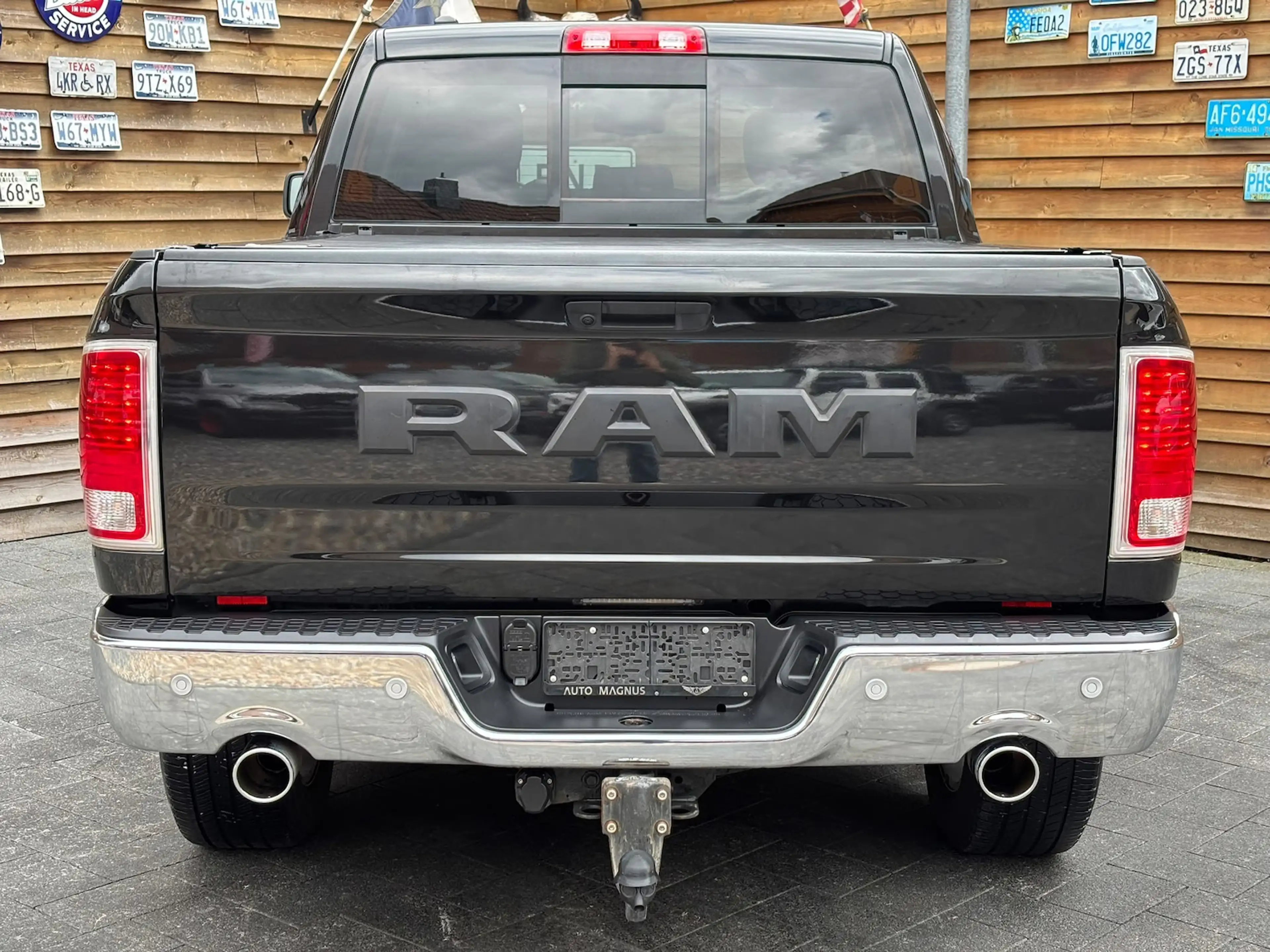 Dodge RAM 1500 Laramie 5,7 4x4 AHK Alpine Unfallfrei — photo 13