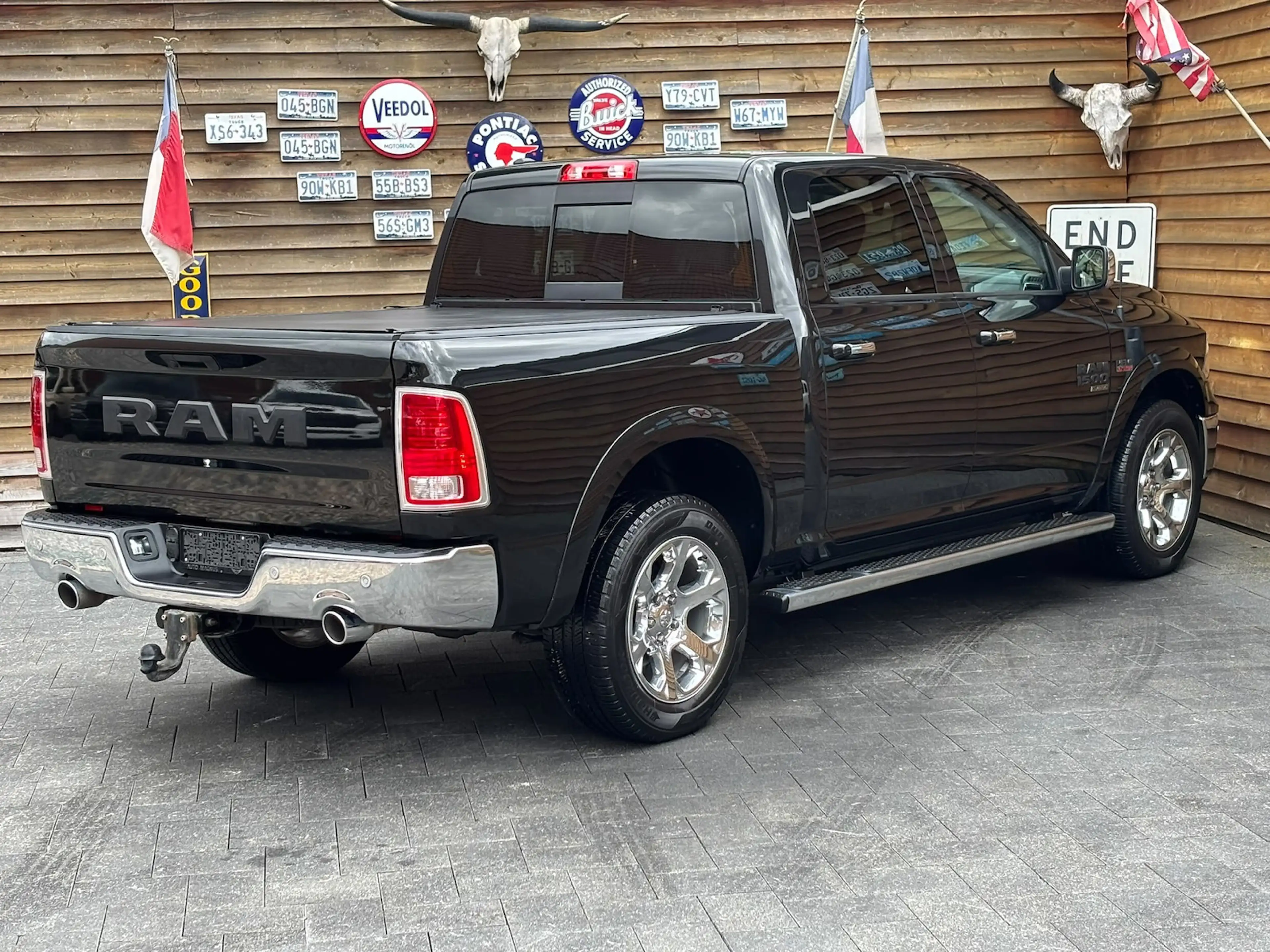Dodge RAM 1500 Laramie 5,7 4x4 AHK Alpine Unfallfrei — photo 15
