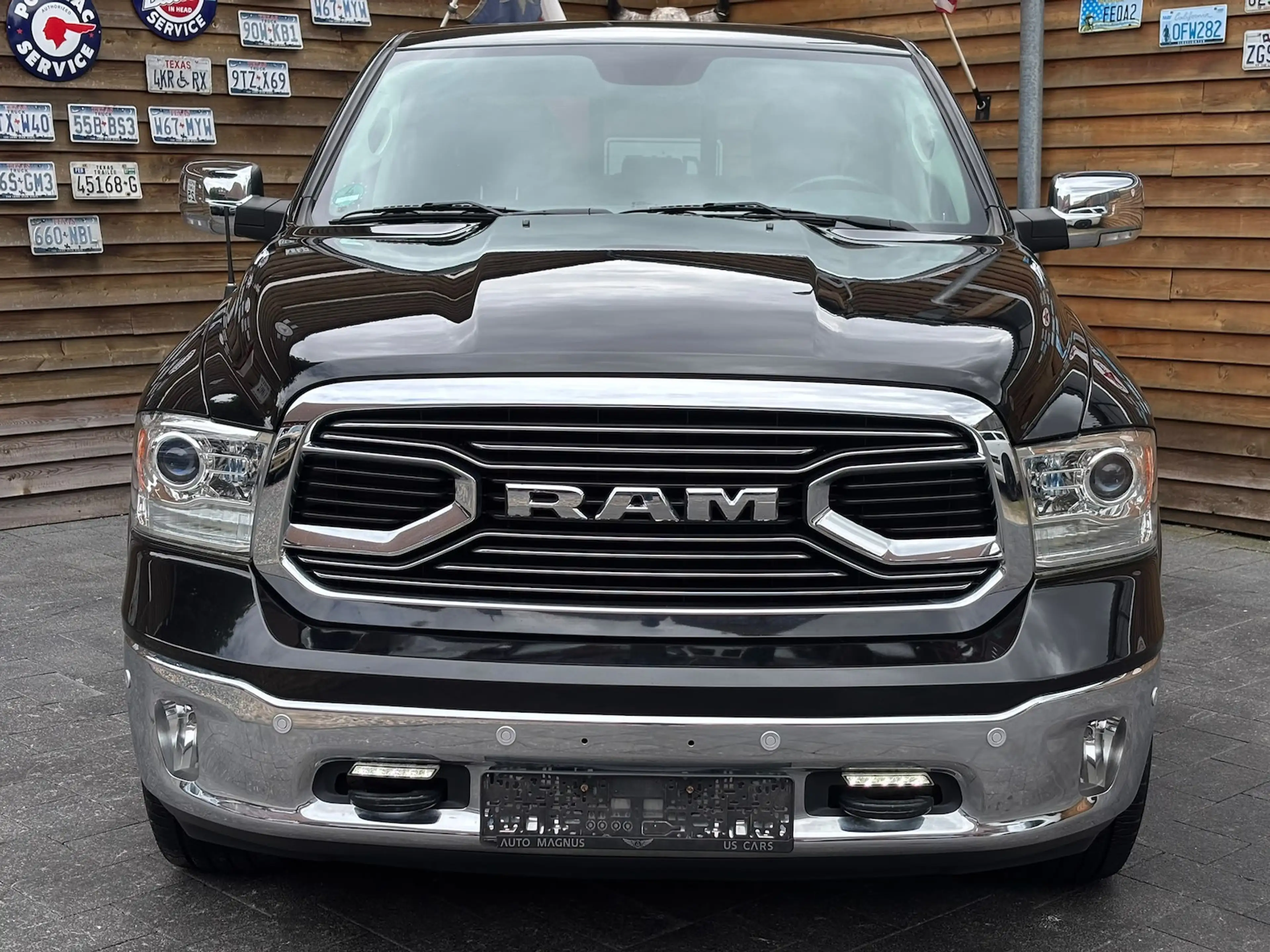 Dodge RAM 1500 Laramie 5,7 4x4 AHK Alpine Unfallfrei — photo 5