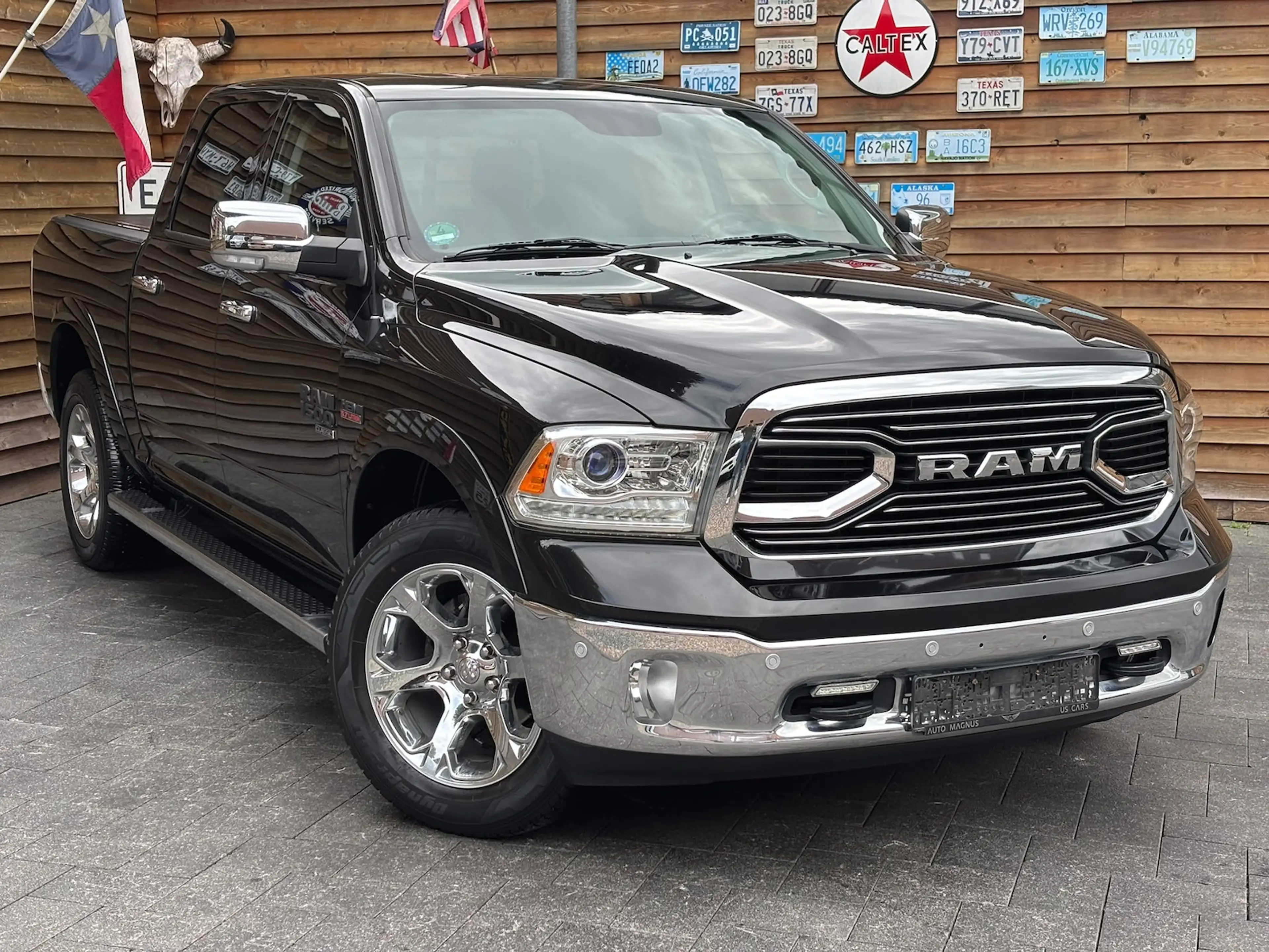 Dodge RAM 1500 Laramie 5,7 4x4 AHK Alpine Unfallfrei — photo 2