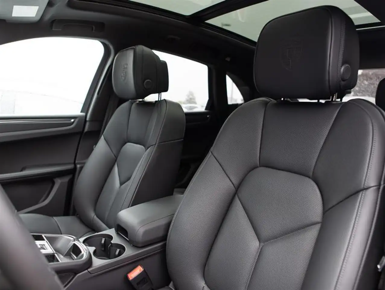 Porsche Macan снимка Porsche Macan