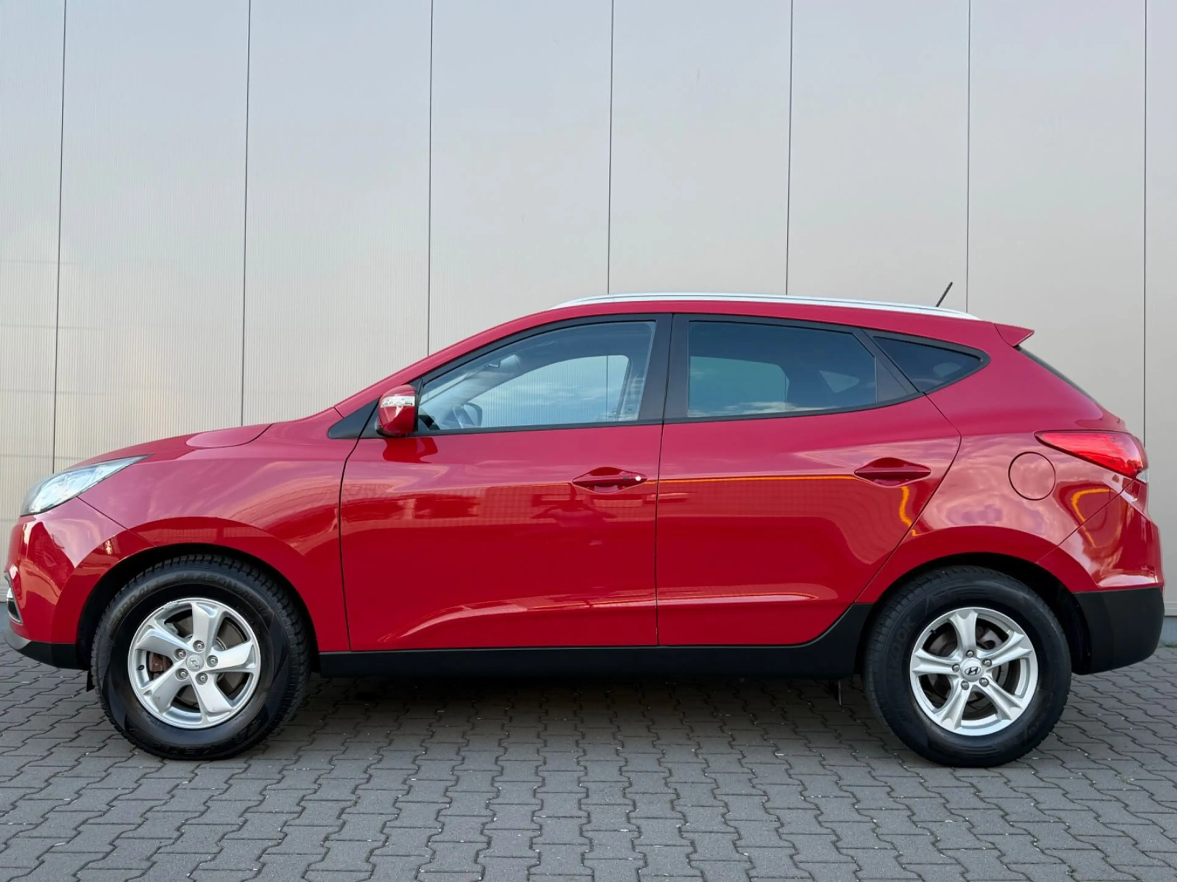 Hyundai iX35 Style Aut.Navi+Kam PanoKeyGo 1.Hand 67000km — photo 6