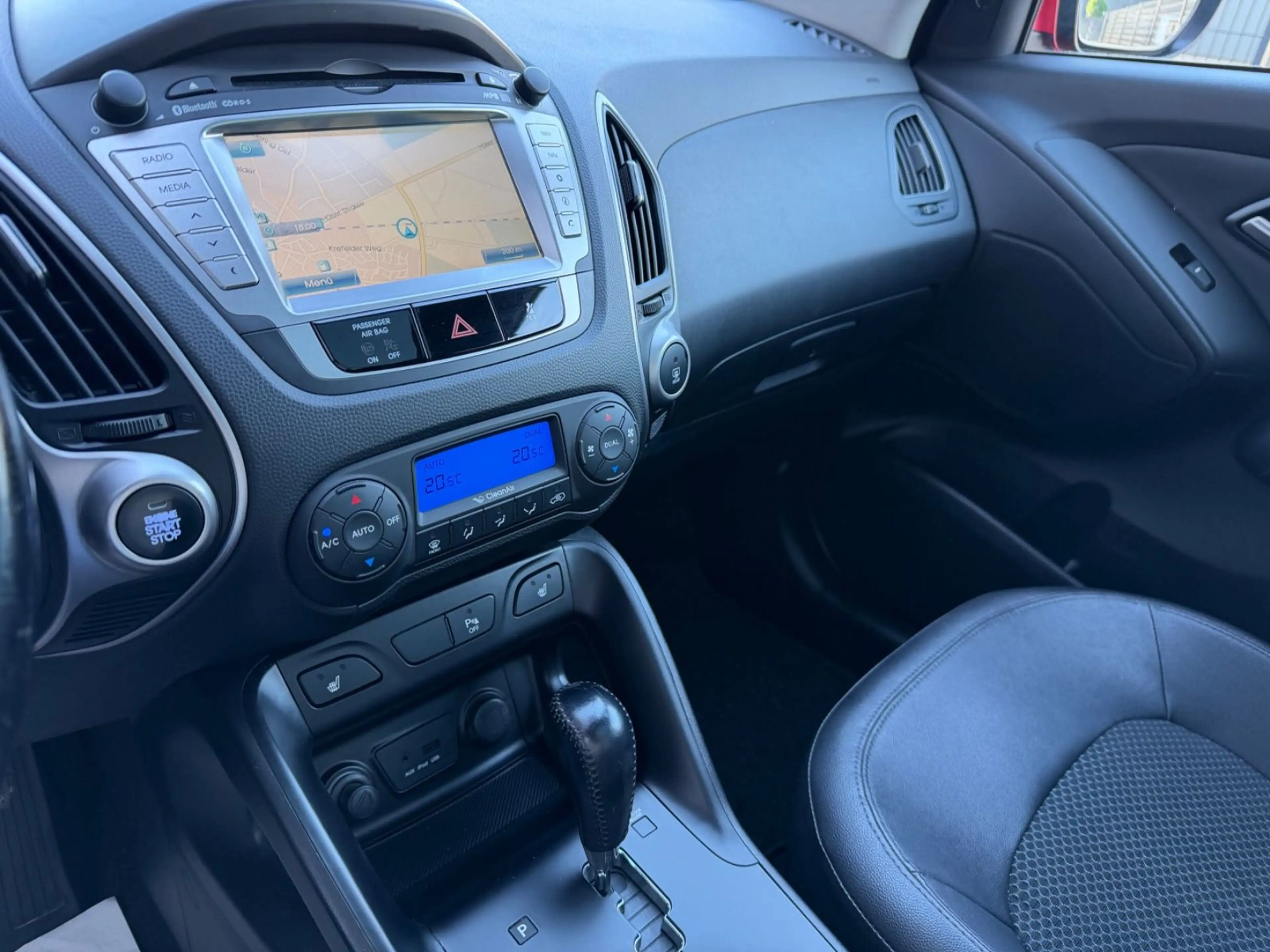 Hyundai iX35 Style Aut.Navi+Kam PanoKeyGo 1.Hand 67000km — photo 13
