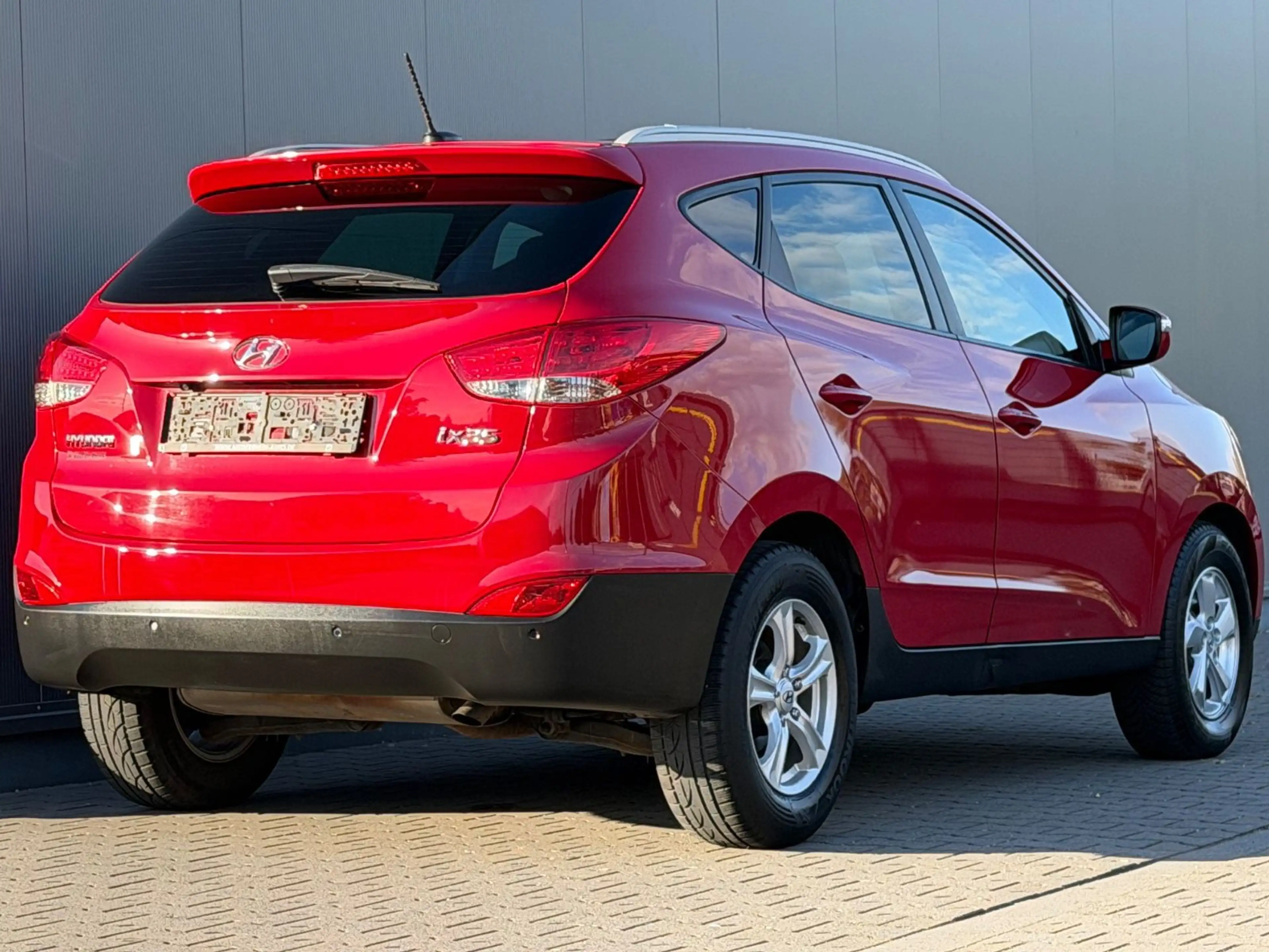 Hyundai iX35 Style Aut.Navi+Kam PanoKeyGo 1.Hand 67000km — photo 3