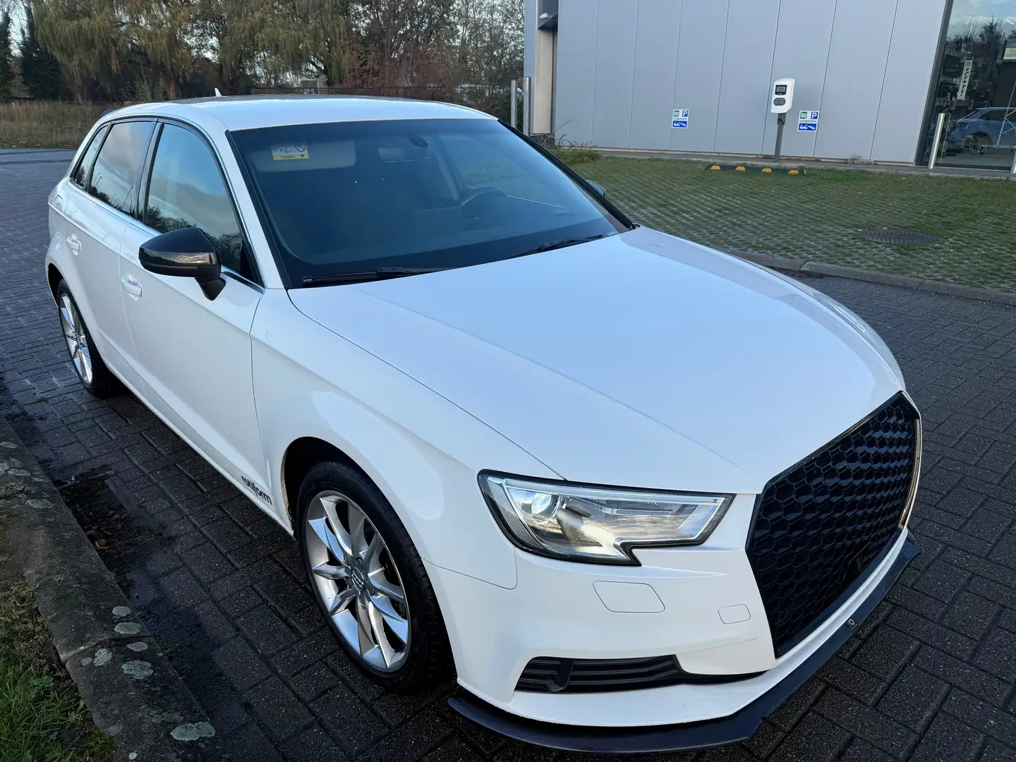 Audi A3 A3 1.0 TFSI Limousine design Blanc - 1
