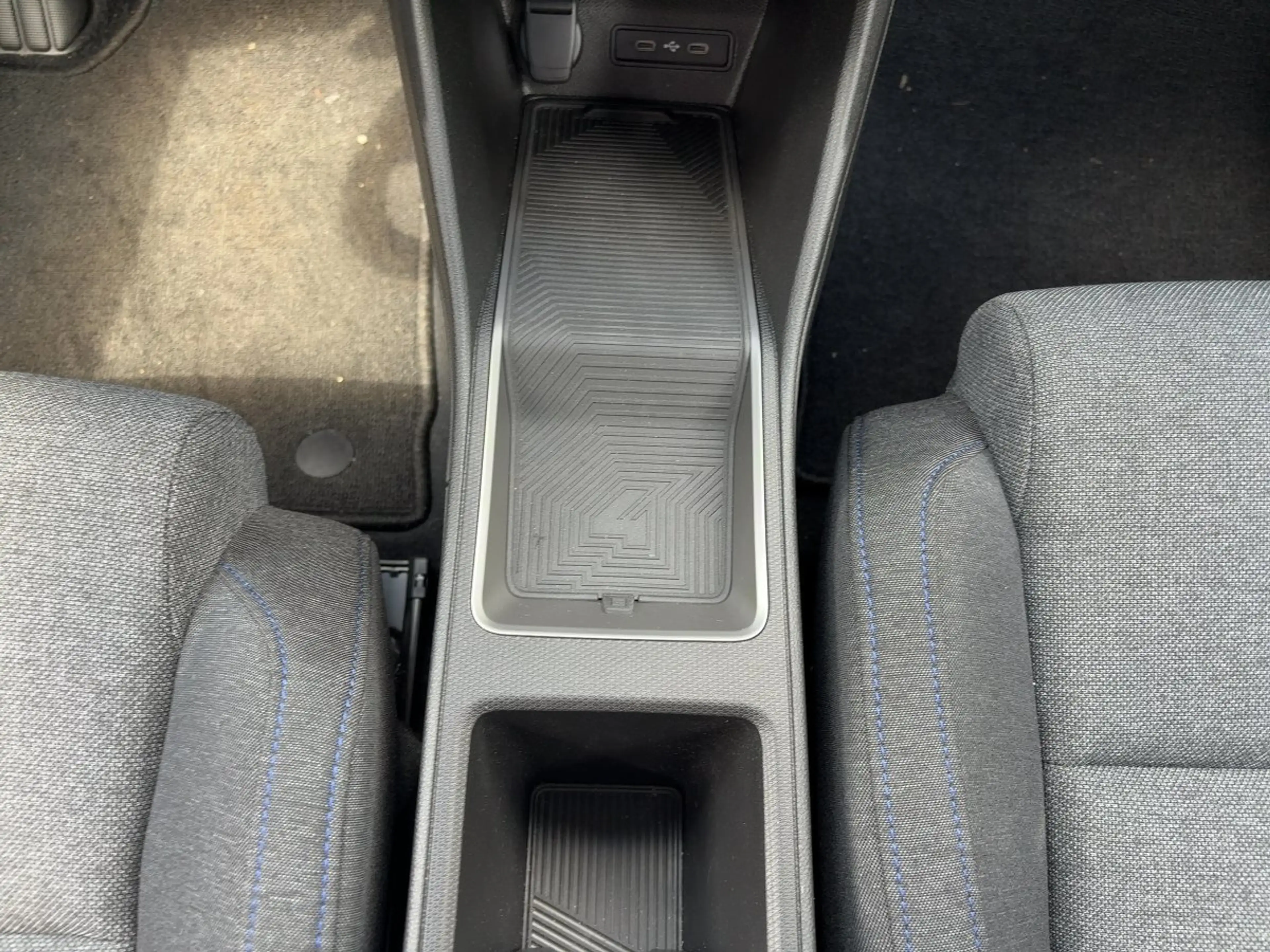 Renault R 4 E-TECH Evolution 120 Urban Range — photo 14
