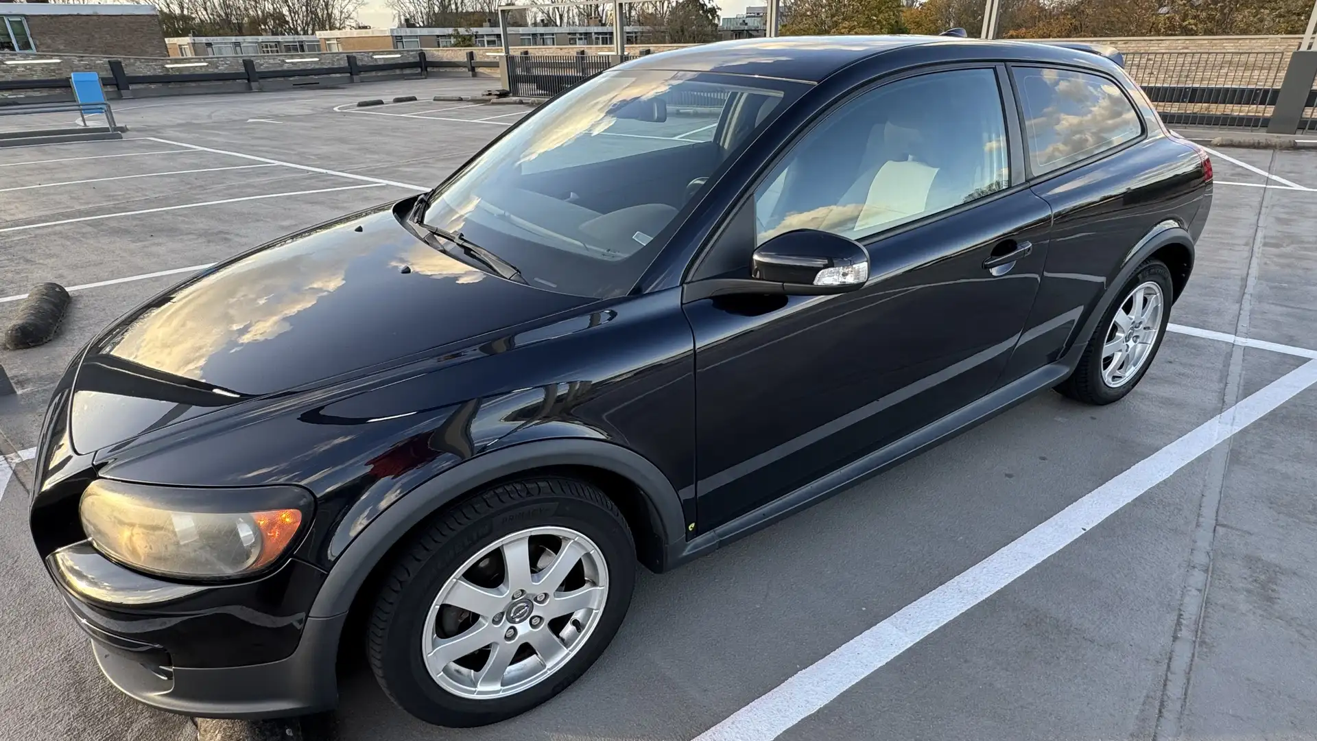 Volvo C30 1.8 Momentum / Full Service History / APK 2026 Zwart - 1